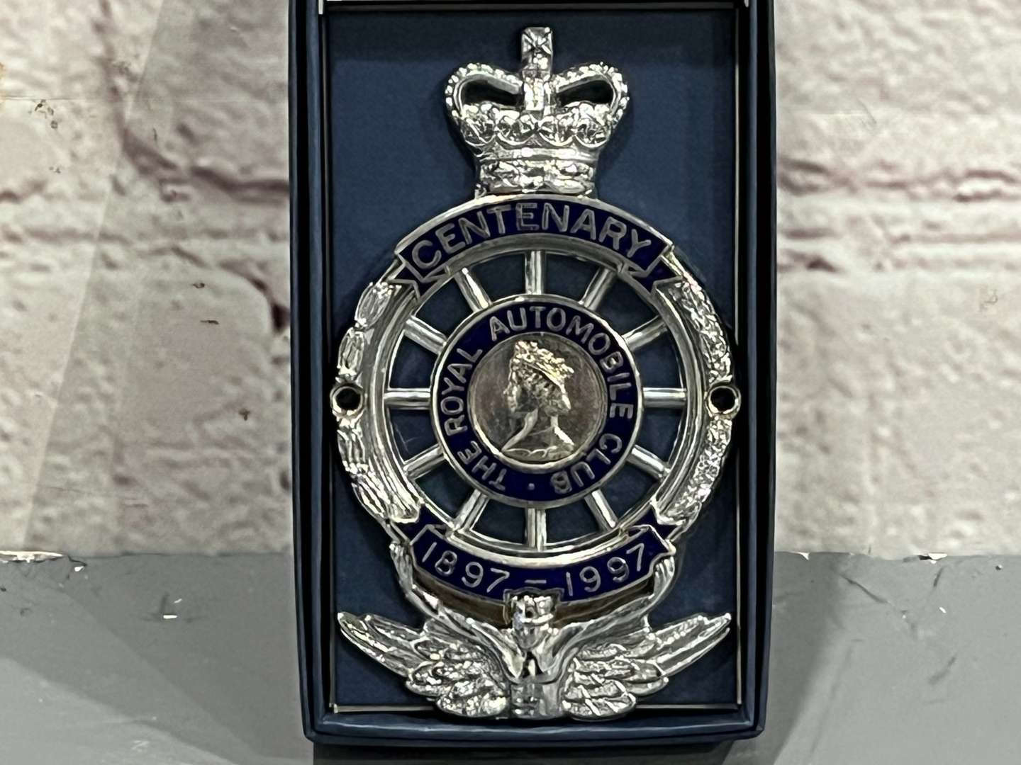 <p>Royal Automobile Club Boxed Centenary 1897-1997 Car Badge</p>