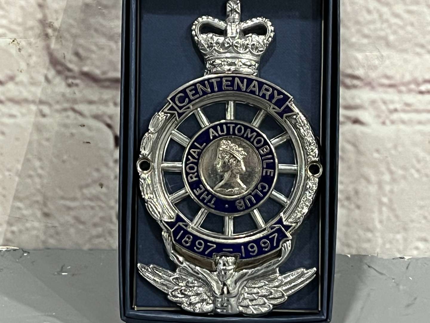 <p>Royal Automobile Club Boxed Centenary 1897-1997 Car Badge</p>