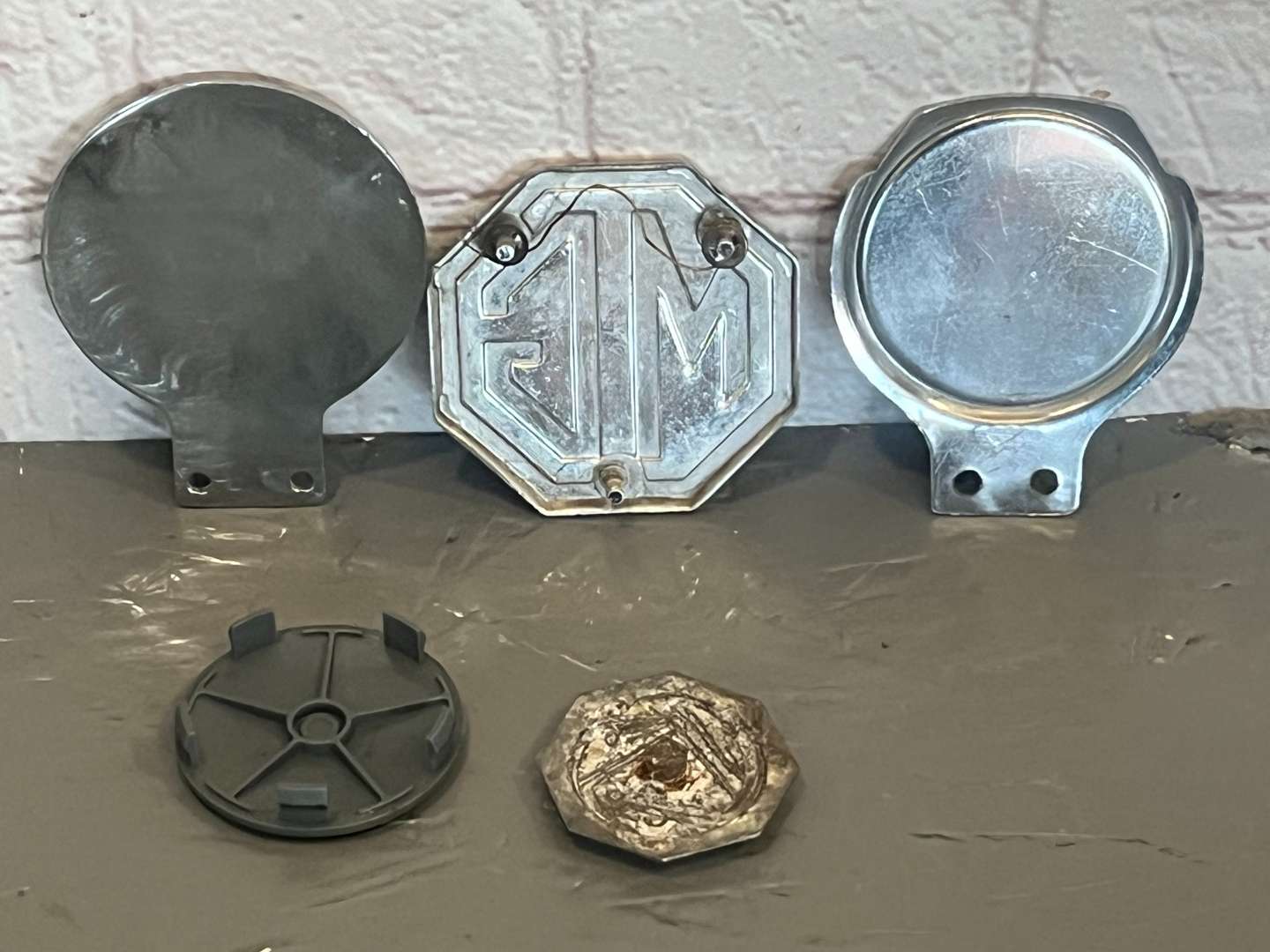 <p>Five Motoring Car Badges&nbsp;</p>