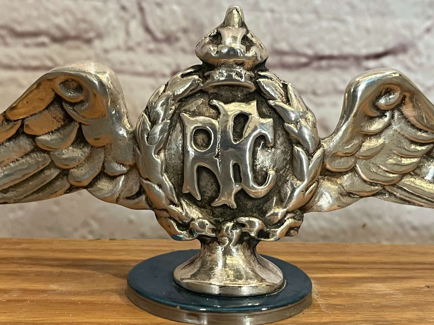 <p>Rare 1914 - 1918 Royal Flying Corps Car Mascot</p>