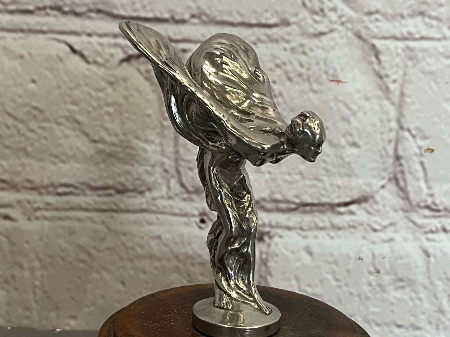 <p>Rolls Royce Spirit Of Ecstasy Mounted Car Mascot&nbsp;</p>