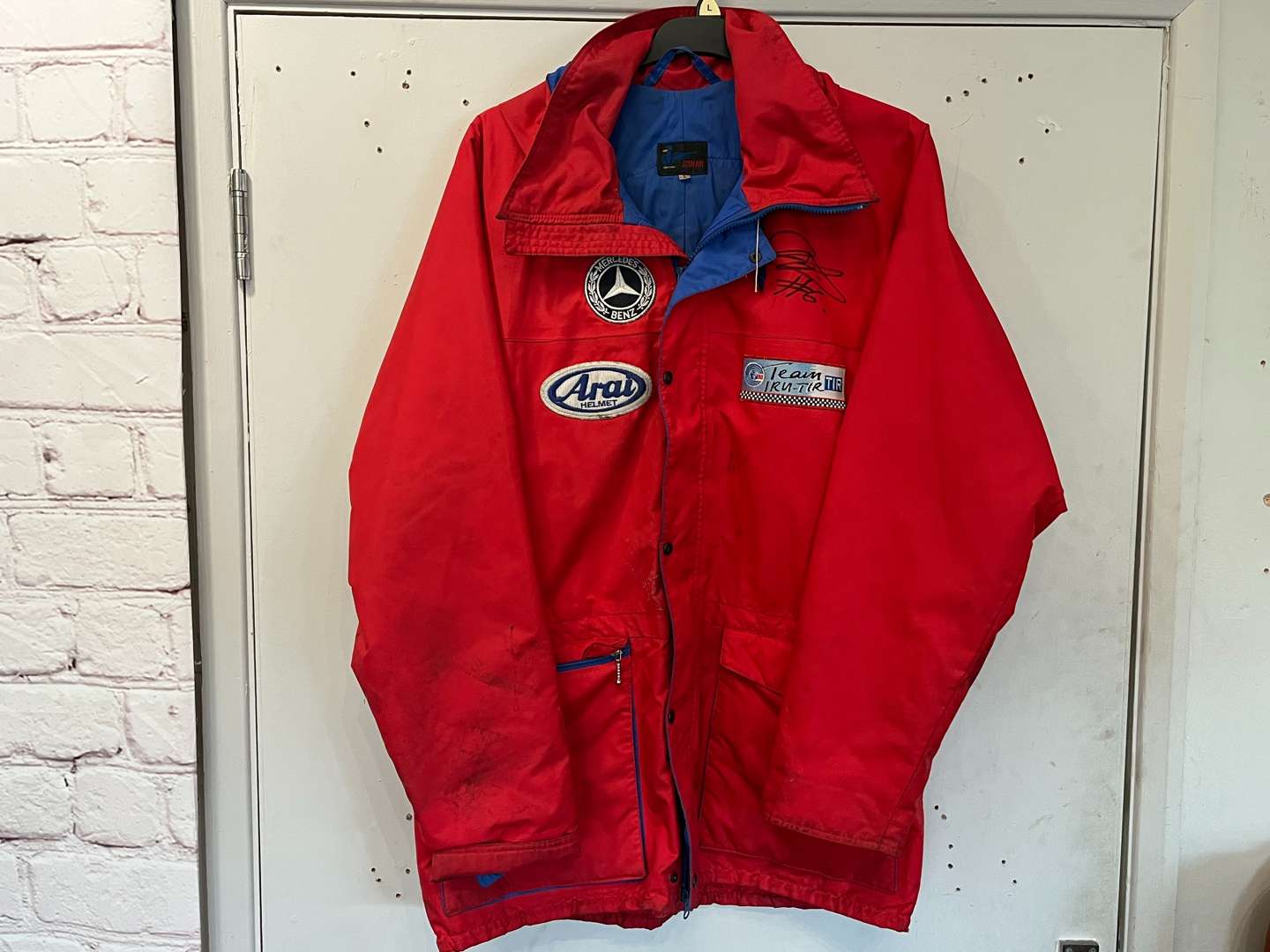 <p>Mercedes Benz Team IRU - TIR Steve Parish #6 Signed Jacket</p>