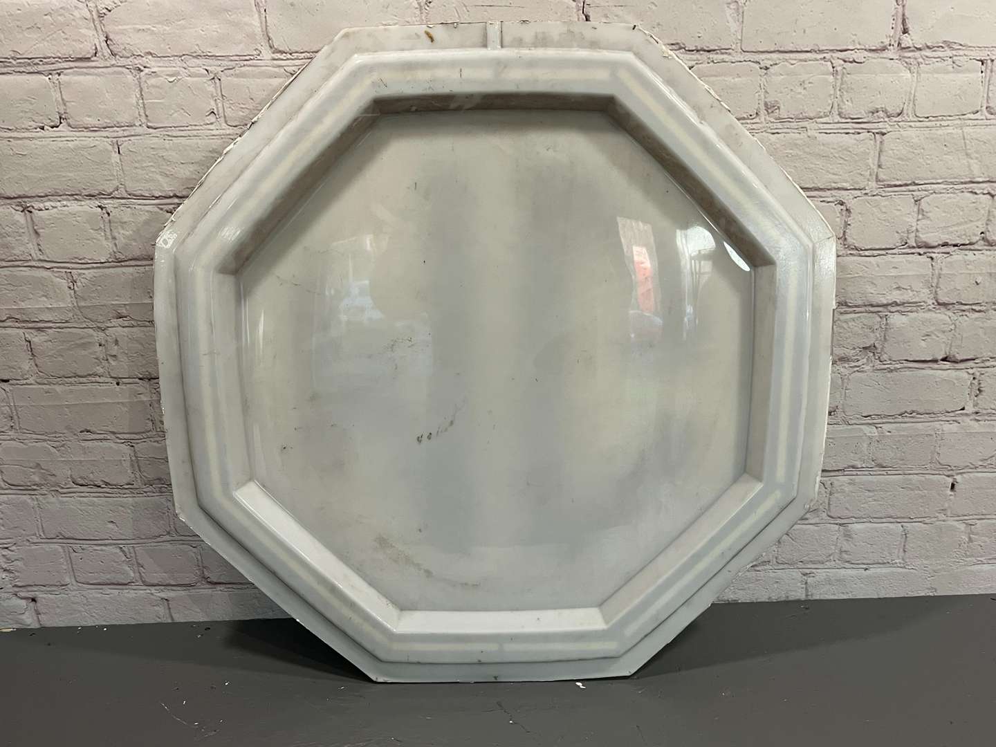 <p>MG Dealership Emblem Sign&nbsp;</p>