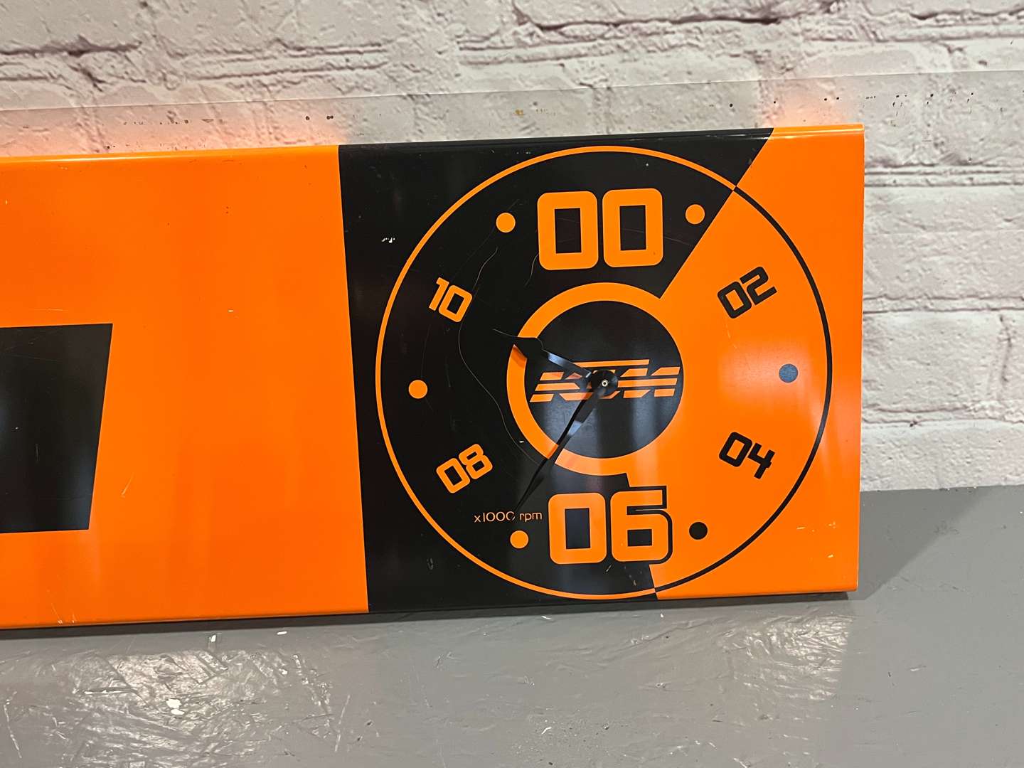 <p>KTM Perspex Showroom Clock</p>