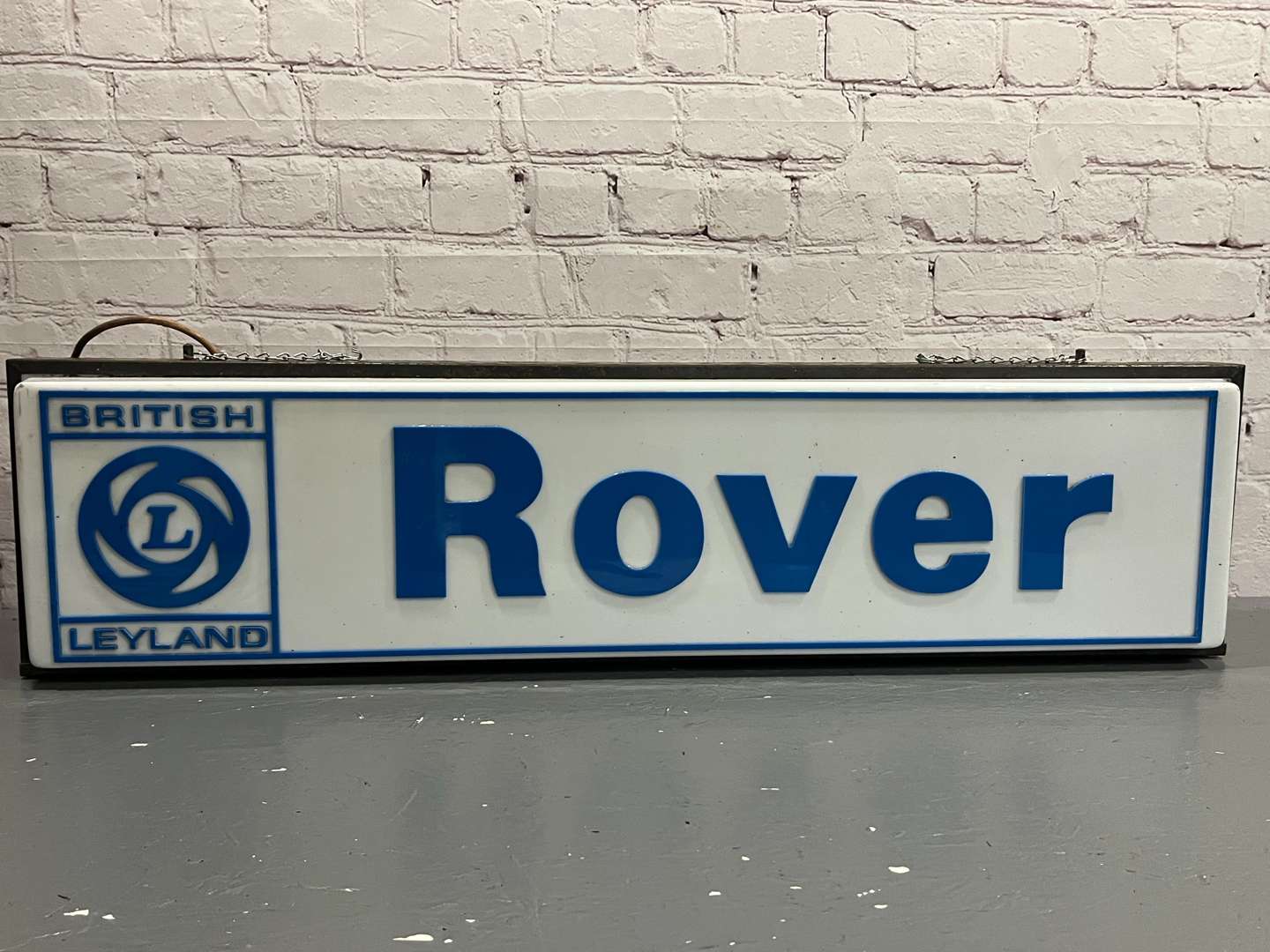 <p>British Leyland Rover Illuminated Showroom Sign</p>