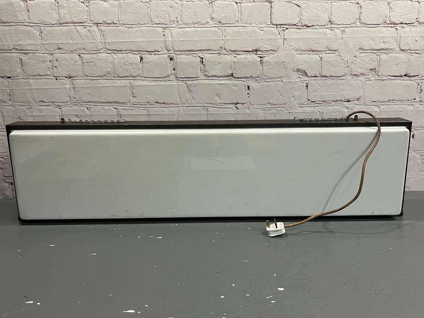 <p>British Leyland Rover Illuminated Showroom Sign</p>