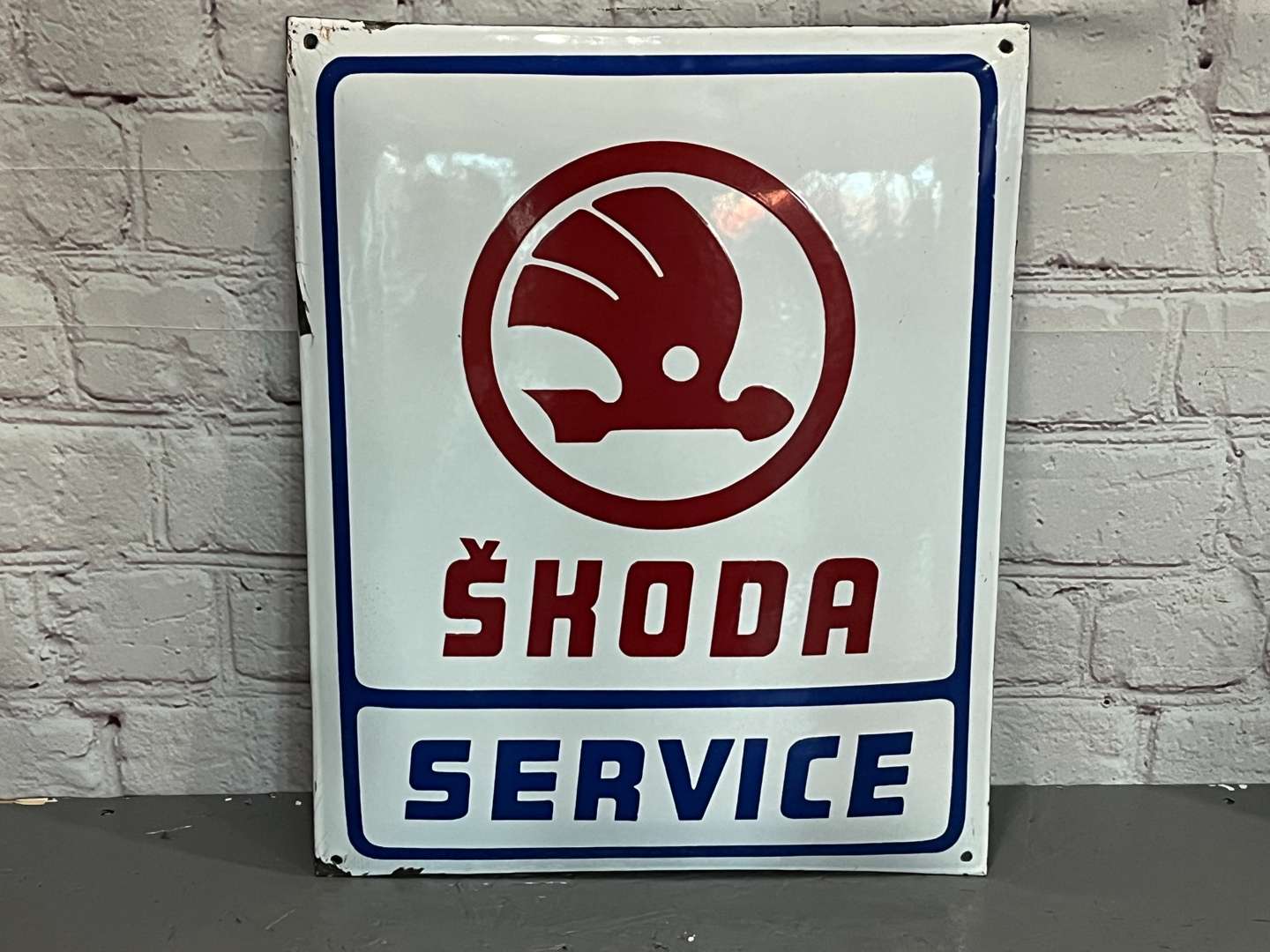<p>Skoda Service Enamel Sign</p>