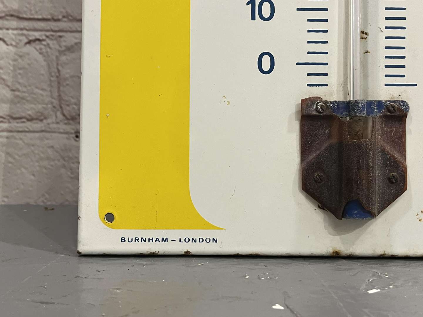 <p>Duckhams Thermometer Enamel Sign</p>
