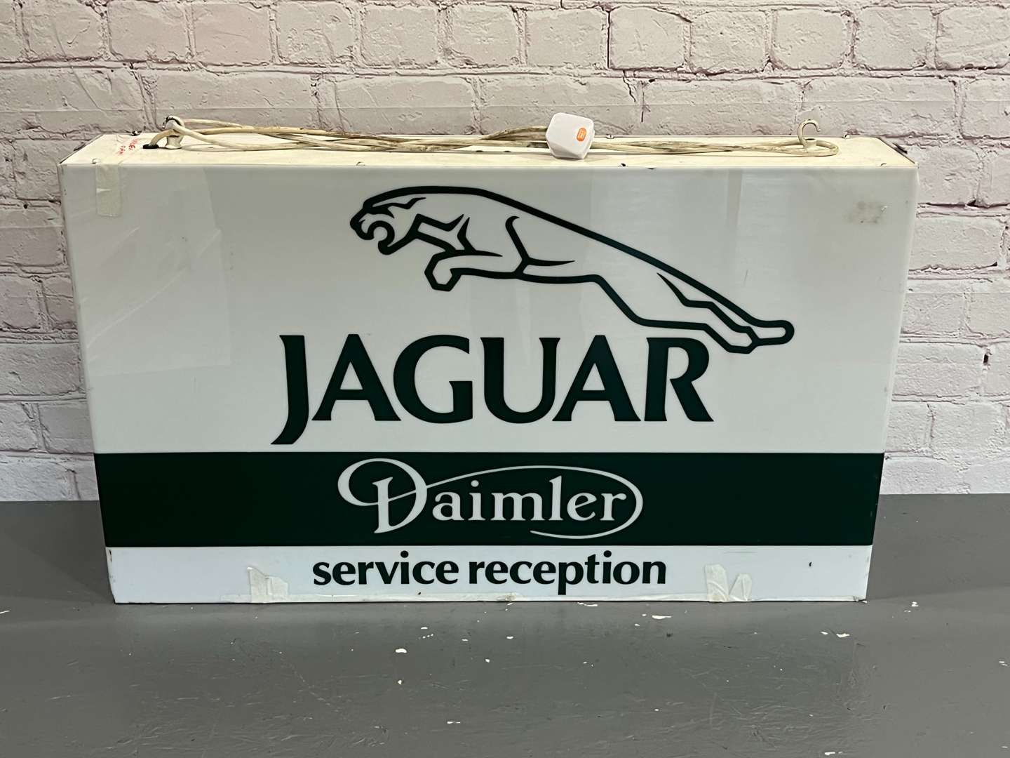 <p>Jaguar and Daimler Service Reception Illuminated Dealership Sign</p>