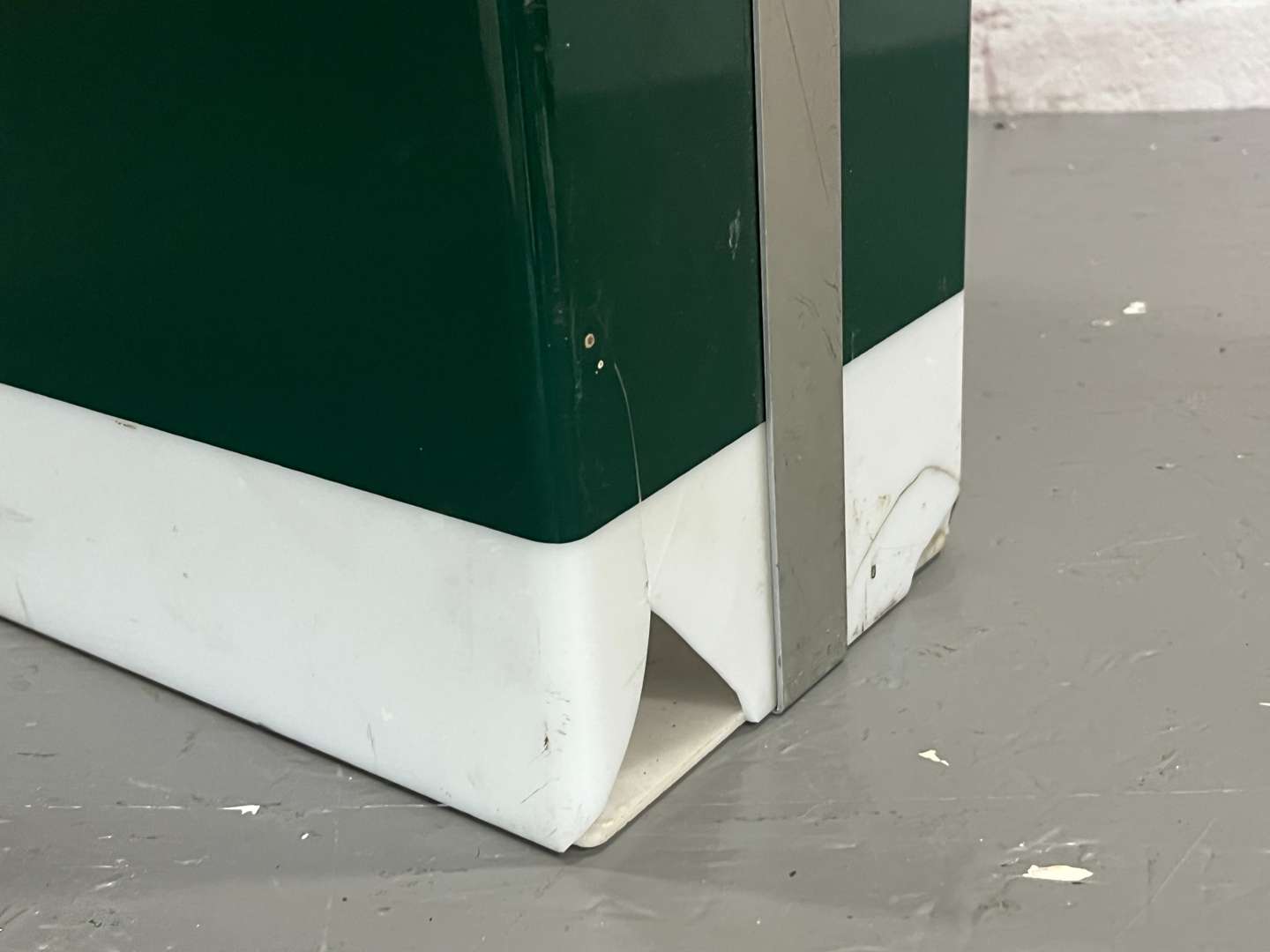 <p>Jaguar and Daimler Service Reception Illuminated Dealership Sign</p>