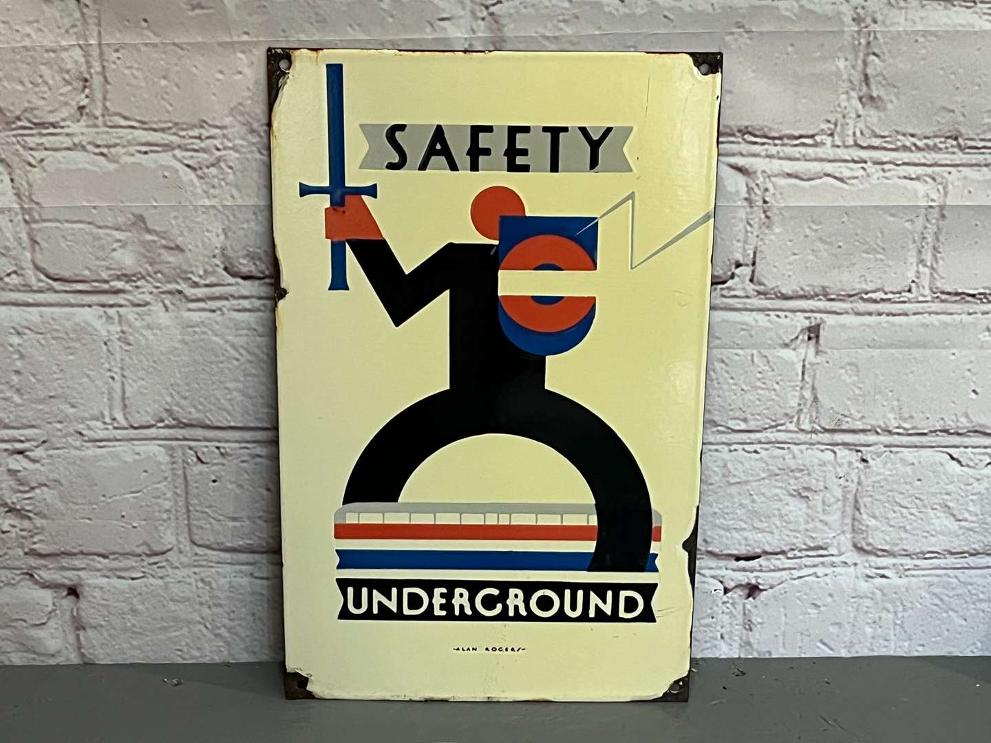 <p>Underground Safety Enamel Sign&nbsp;</p>