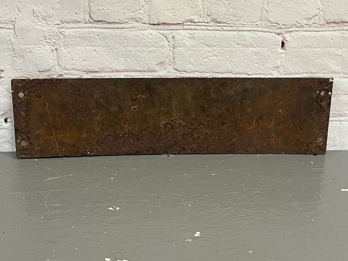 <p>Mobiloil Enamel Sign</p>