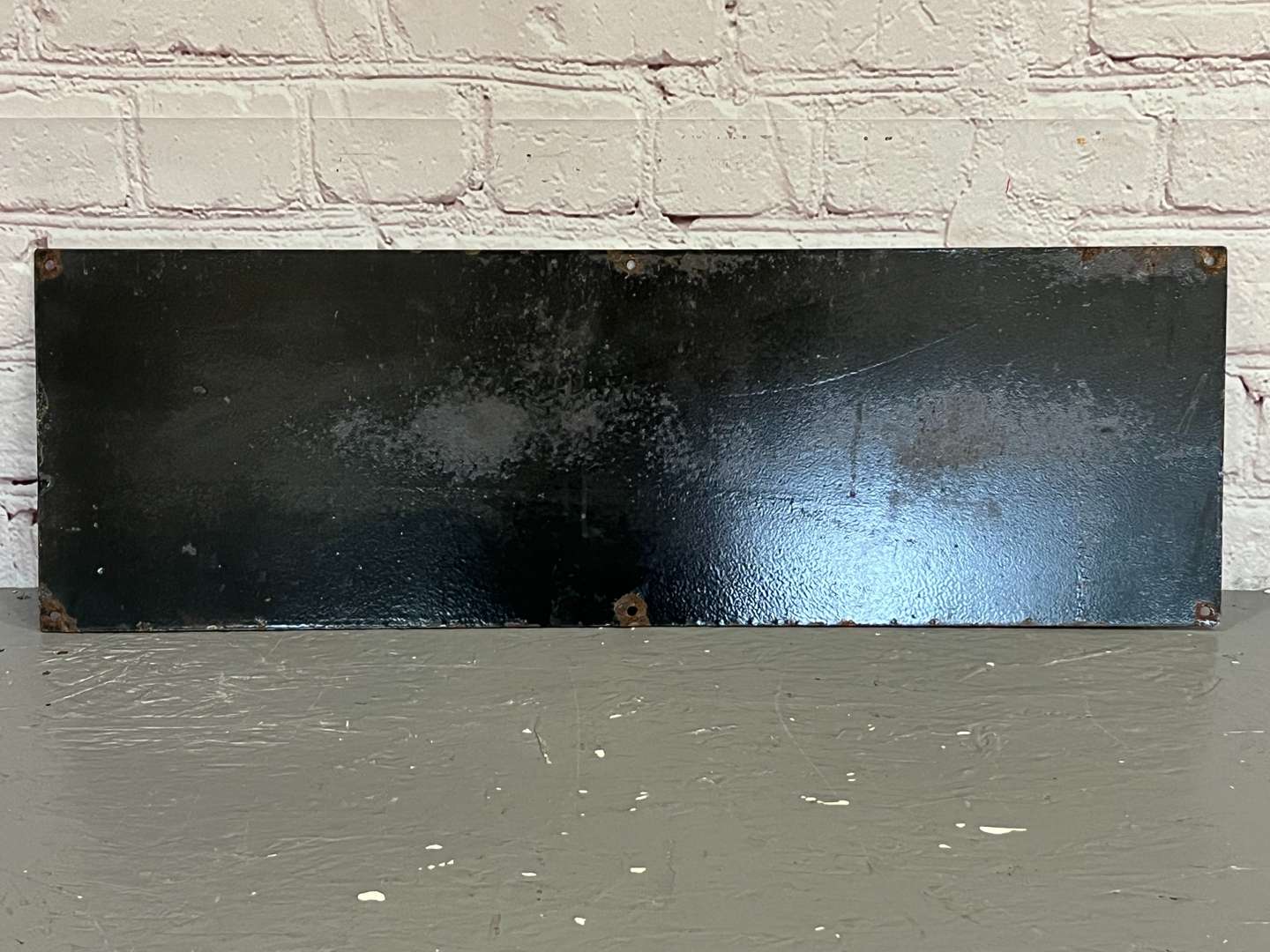 <p>Swan Vesta Matches Enamel Sign</p>