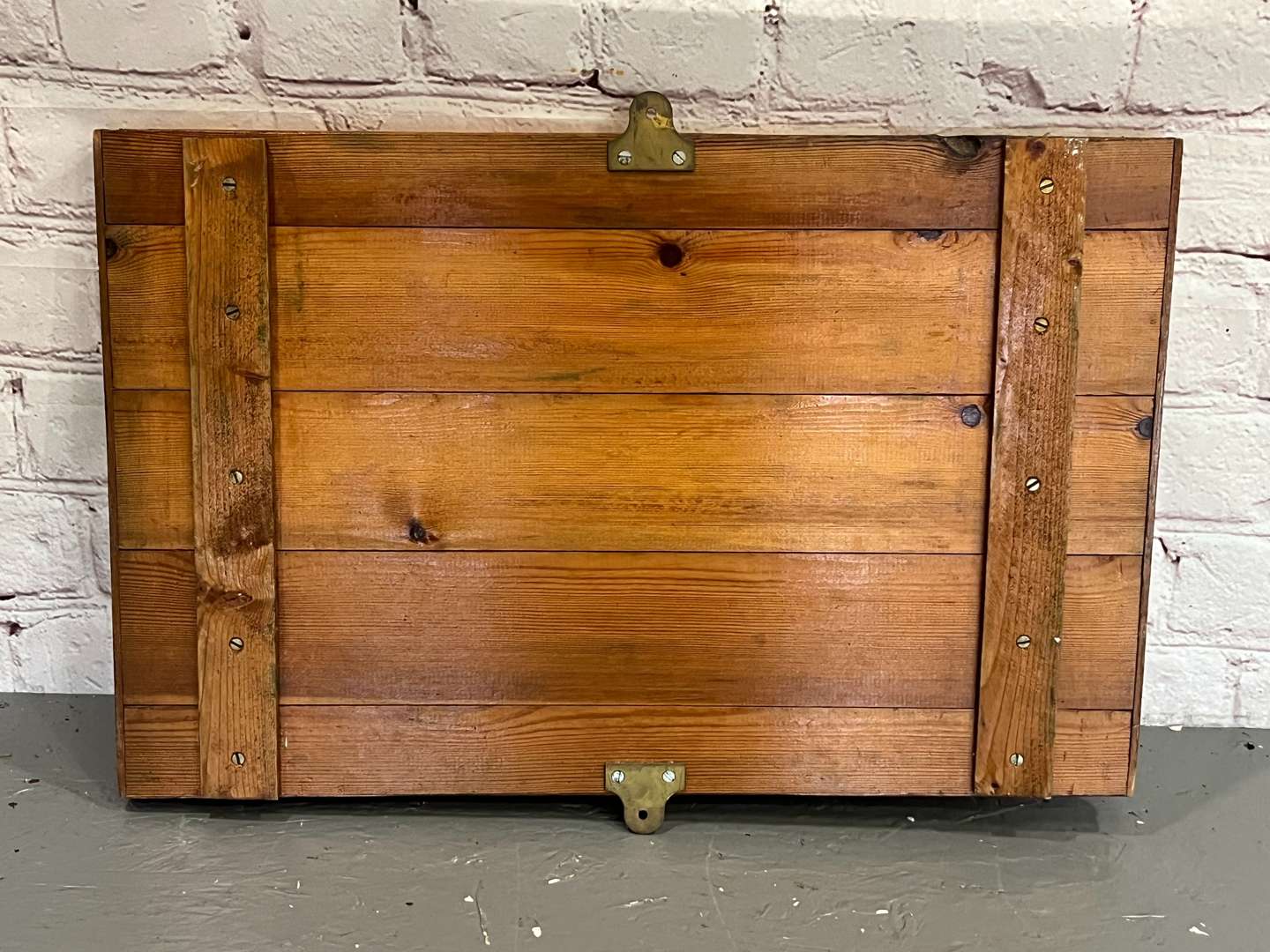 <p>Framed Castrol Motorcycles Service Aluminium Sign</p>