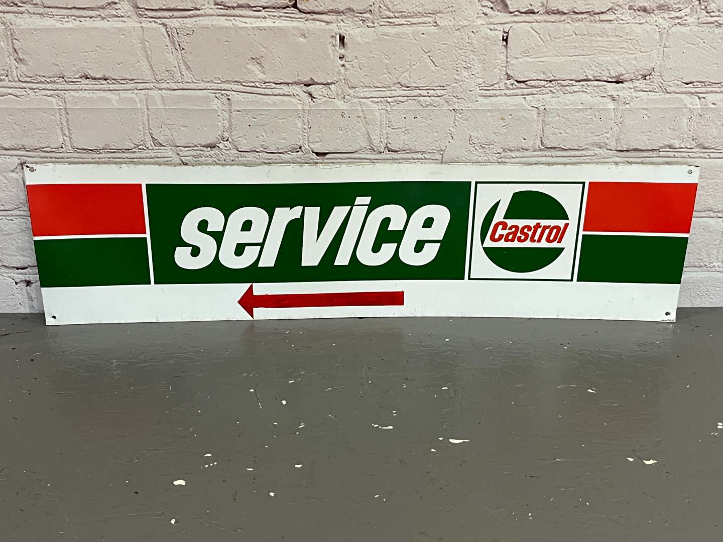 <p>Castrol Service Aluminium Sign</p>