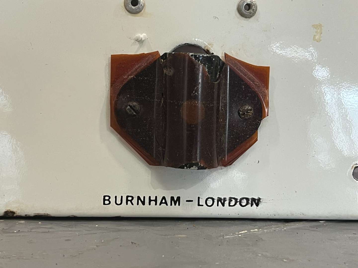 <p>Dunlop Radial Tyres Thermometer Enamel Sign&nbsp;</p>