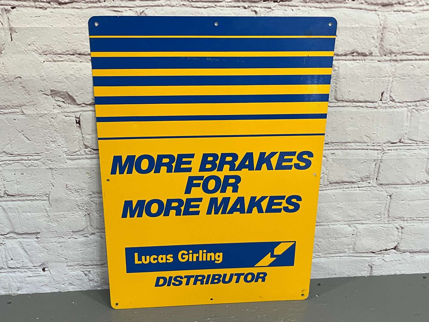 <p>Lucas Girling Distributor Aluminium Sign</p>
