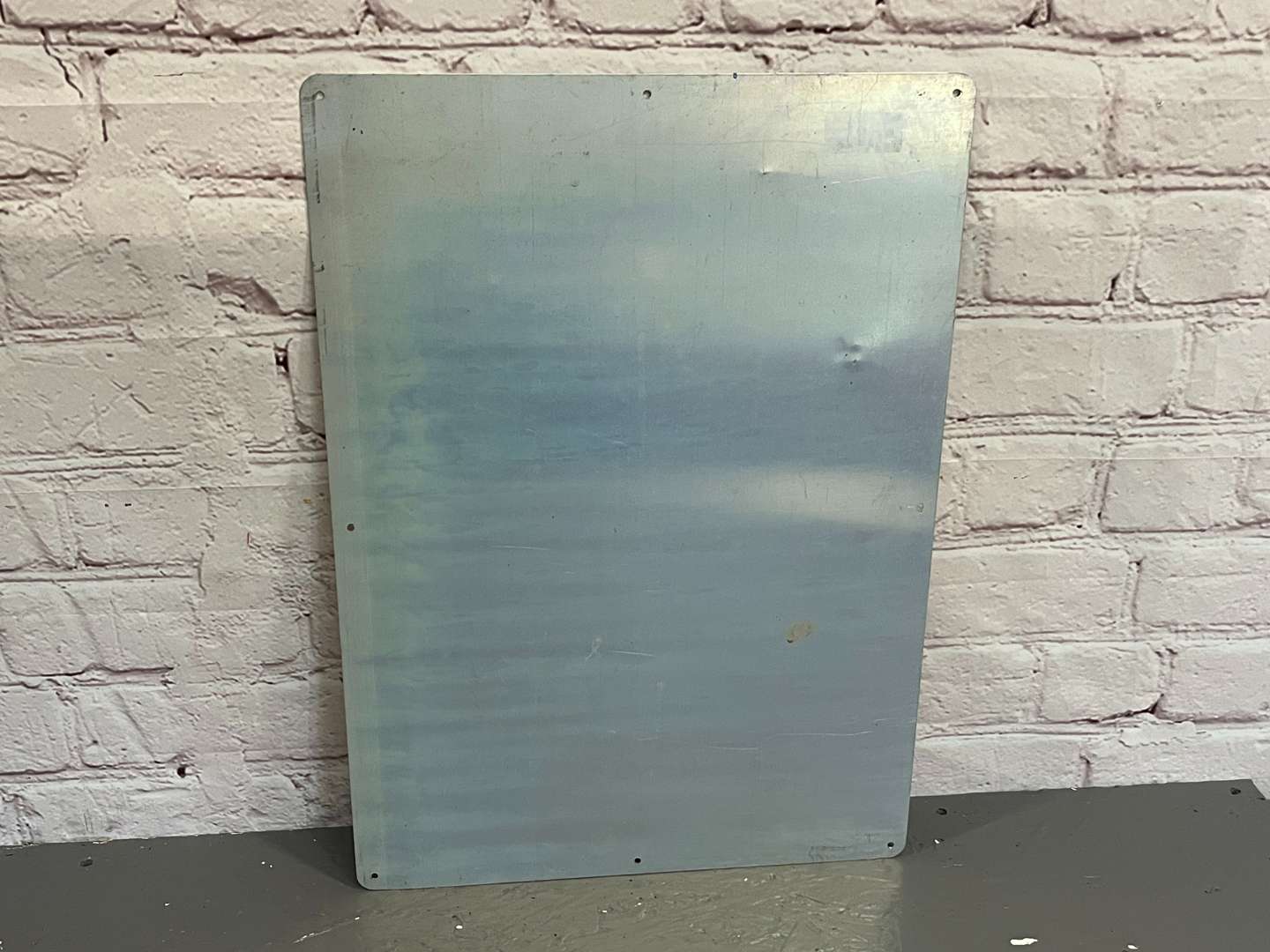 <p>Lucas Girling Distributor Aluminium Sign</p>