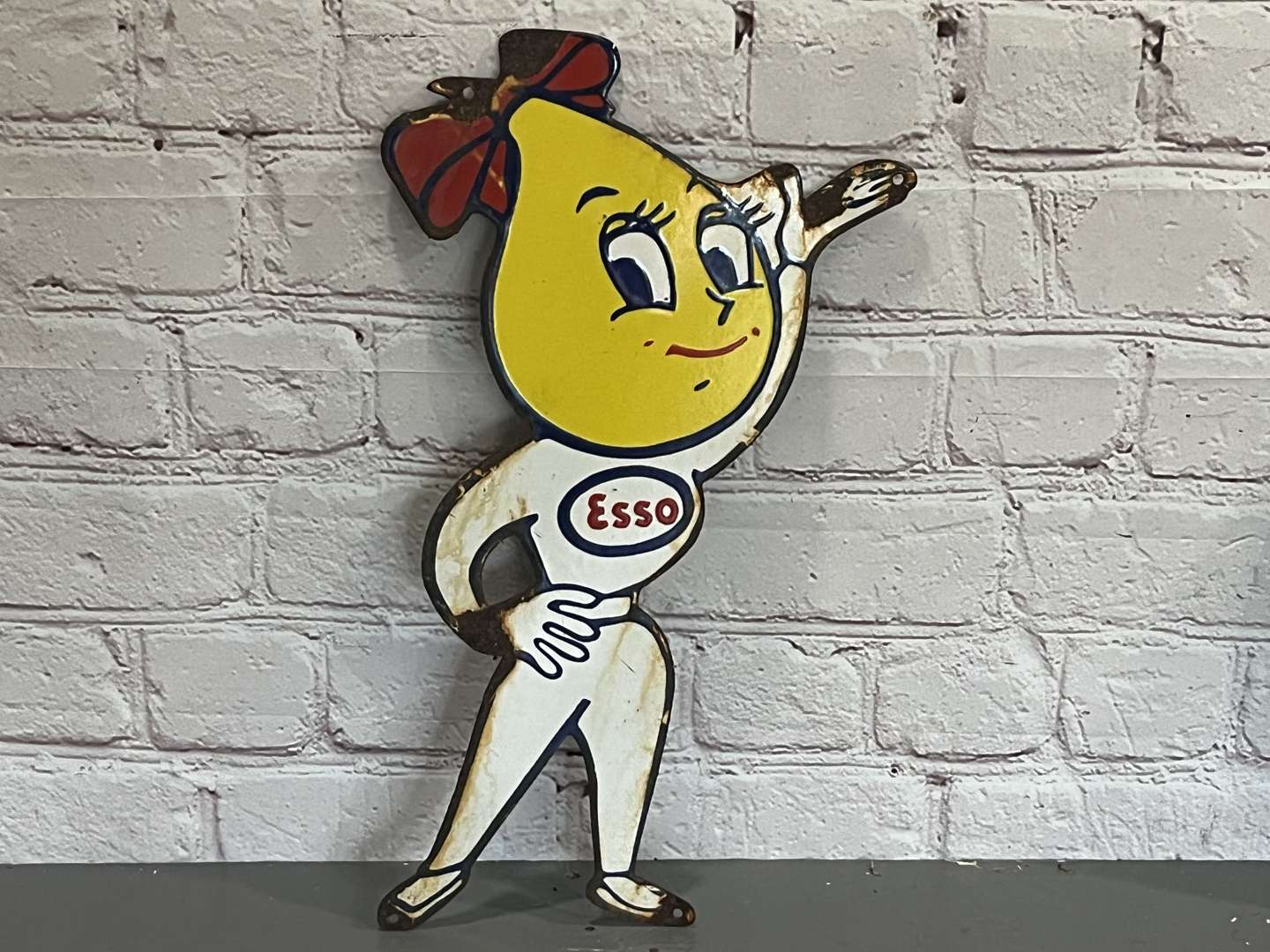 <p>Small Enamel Mrs Drip Sign</p>