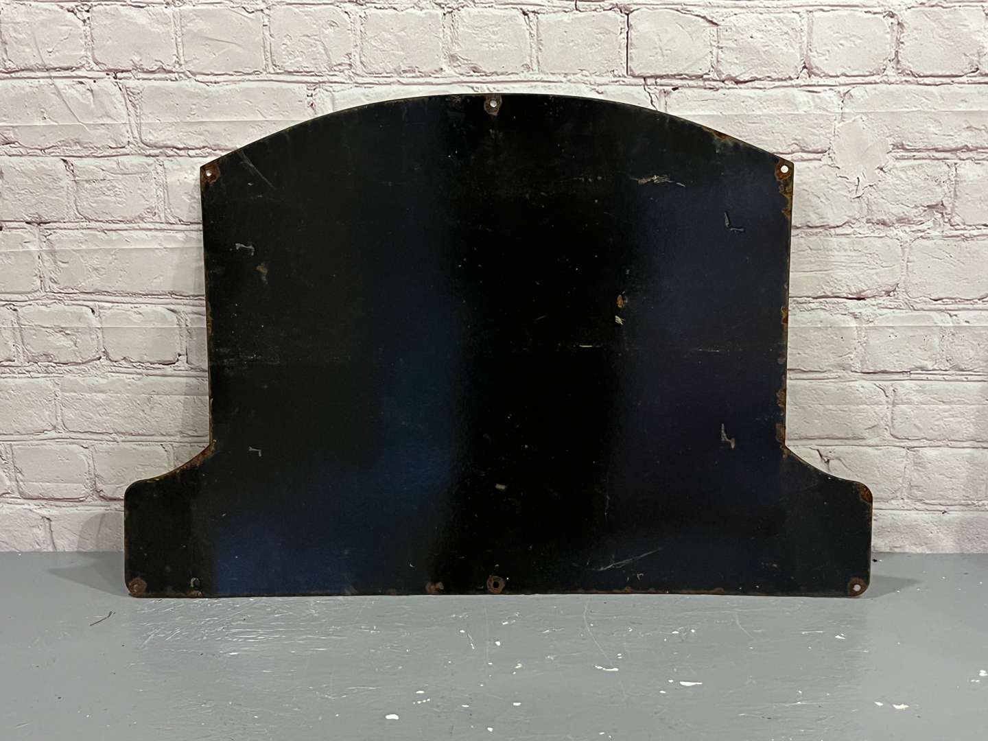 <p>John Deere Quality Farm Equipment Enamel Sign&nbsp;</p>