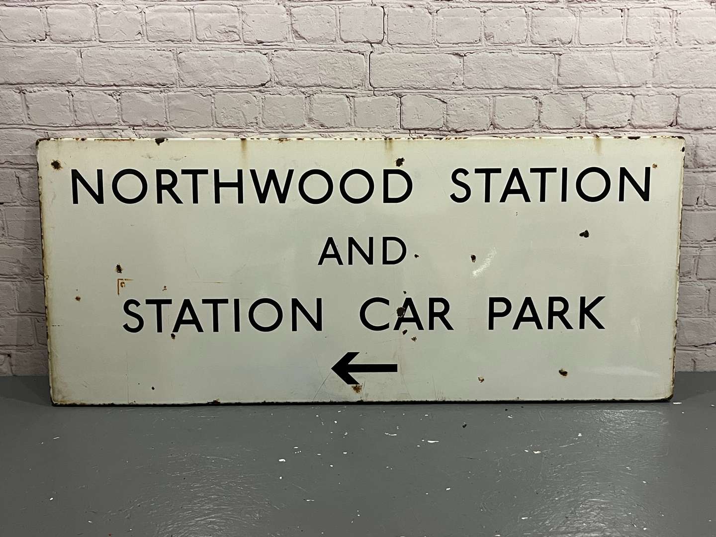 <p>Northwood Station and Station Car Park Enamel Sign</p>