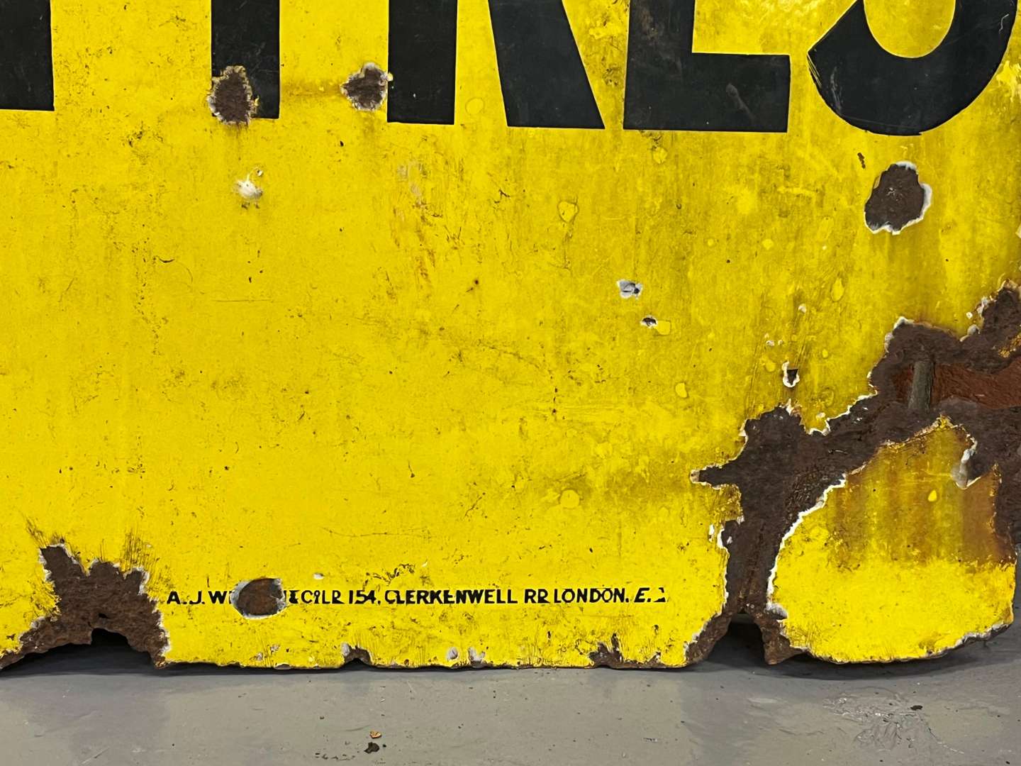 <p>Large Dunlop Motor Tyres Union Jack Enamel Sign</p>