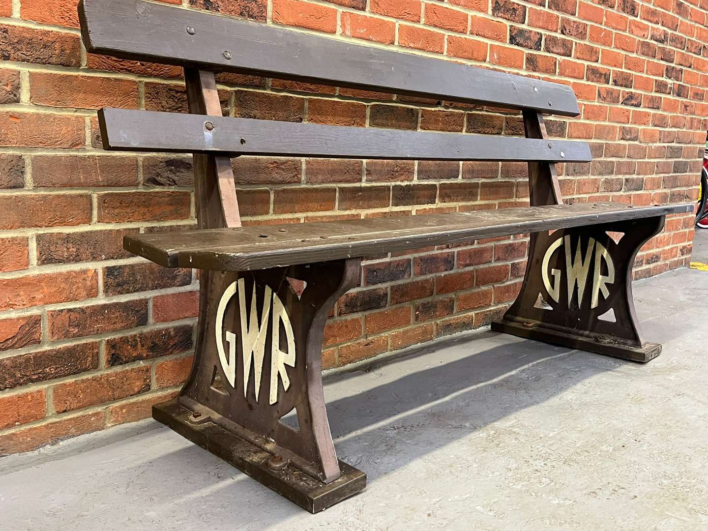<p>GWR Original Cast Iron Railway Bench&nbsp;</p>