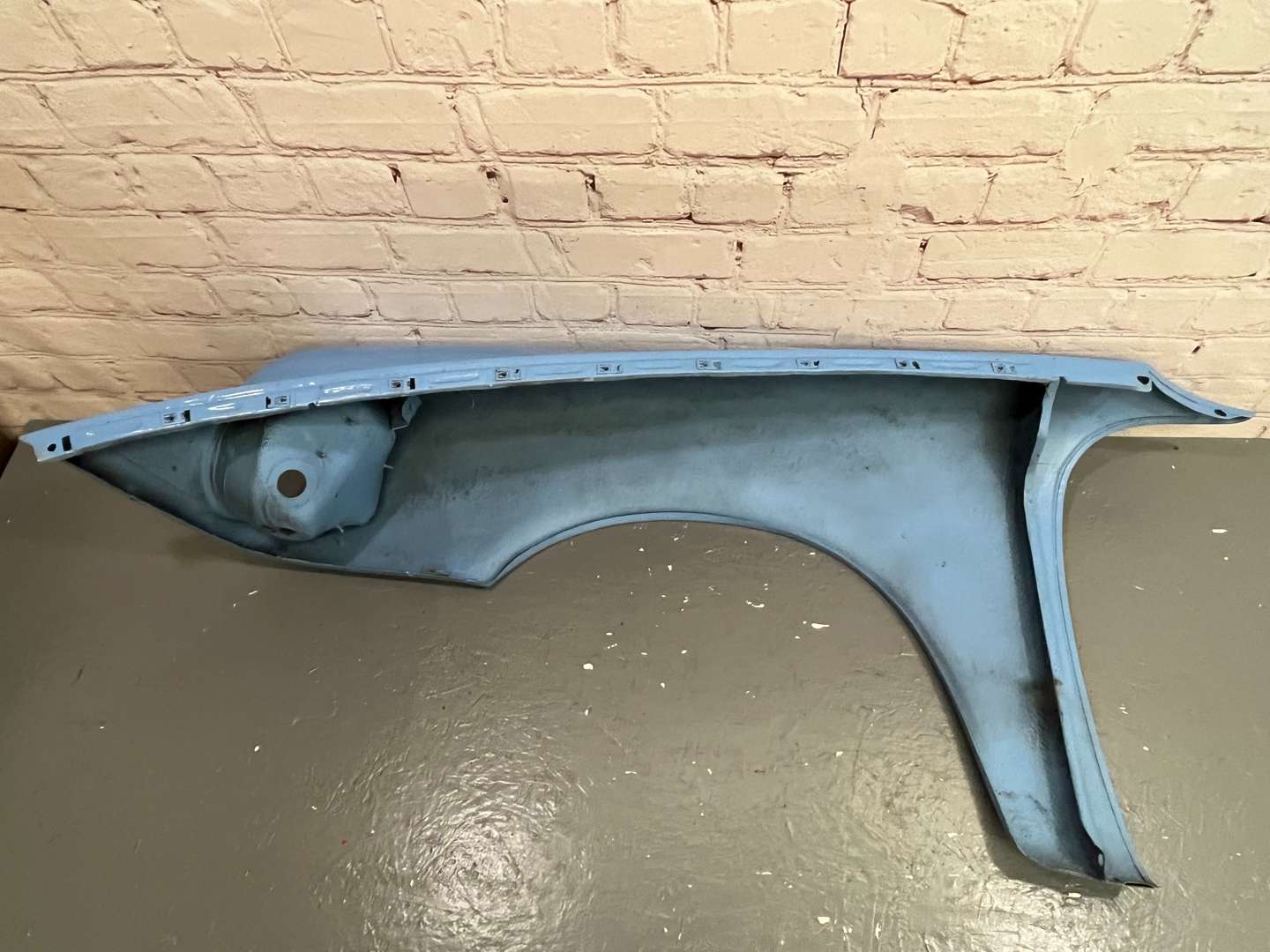 <p>NOS Porsche 964 Wing</p>