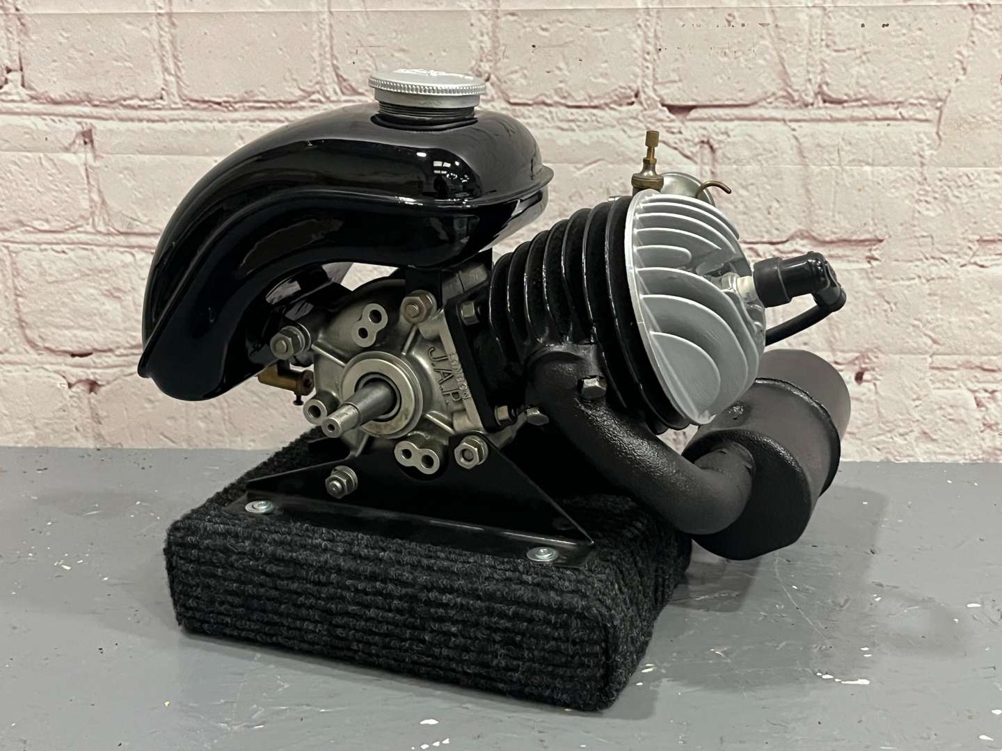 <p>JAP 1950's Display Engine</p>