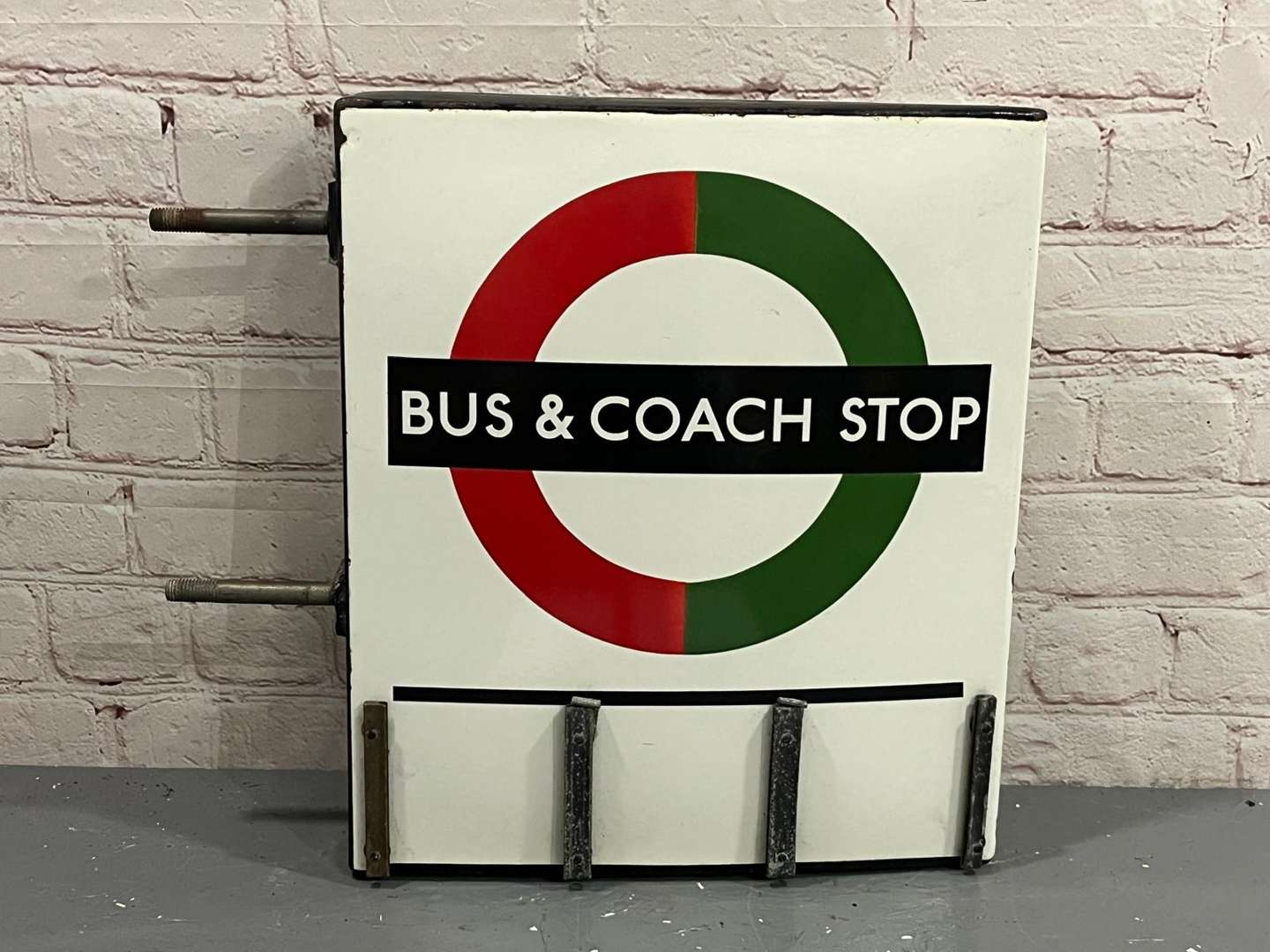 <p>Bus and Coach Stop Enamel Pole Sign</p>