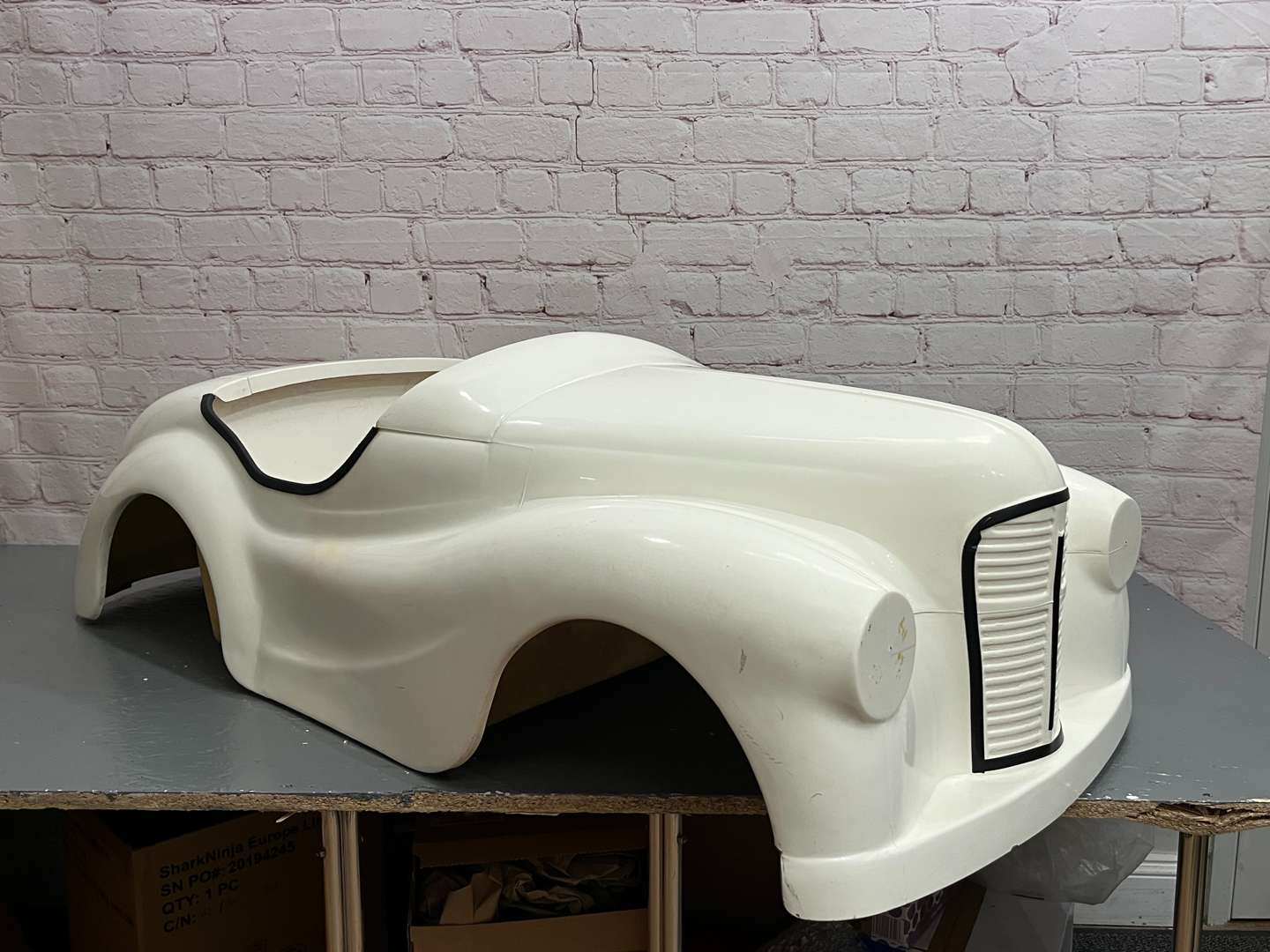 <p>Austin J40 Fibreglass Pedal Car Shell</p>