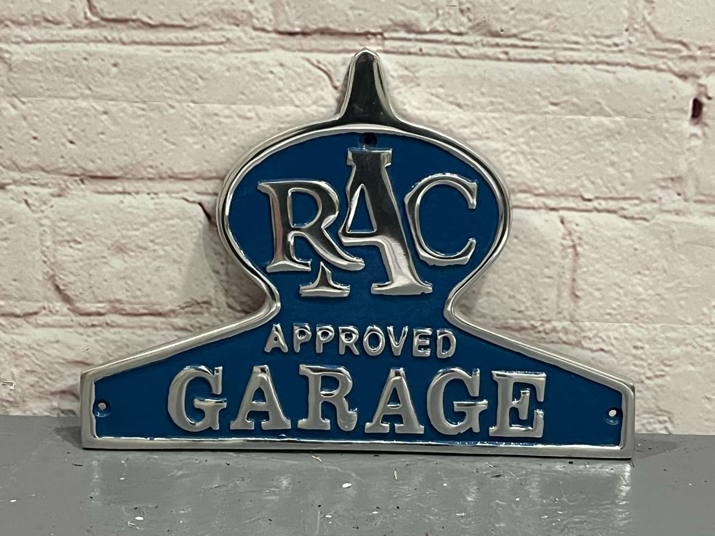 <p>RAC Approved Garage Aluminium Sign</p>