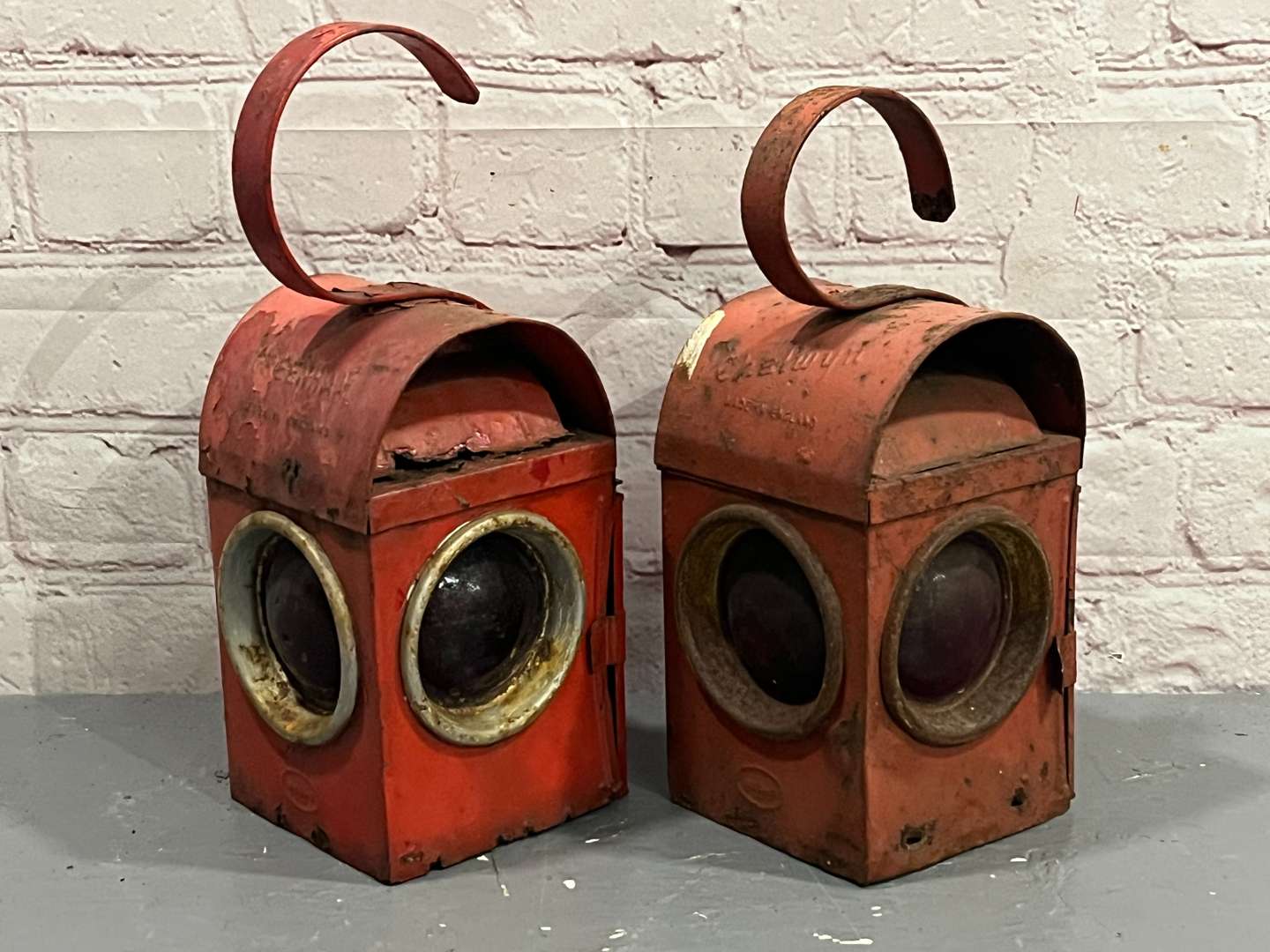 <p>Chalwyn & Greenham Metal Road Workman's Lights</p>