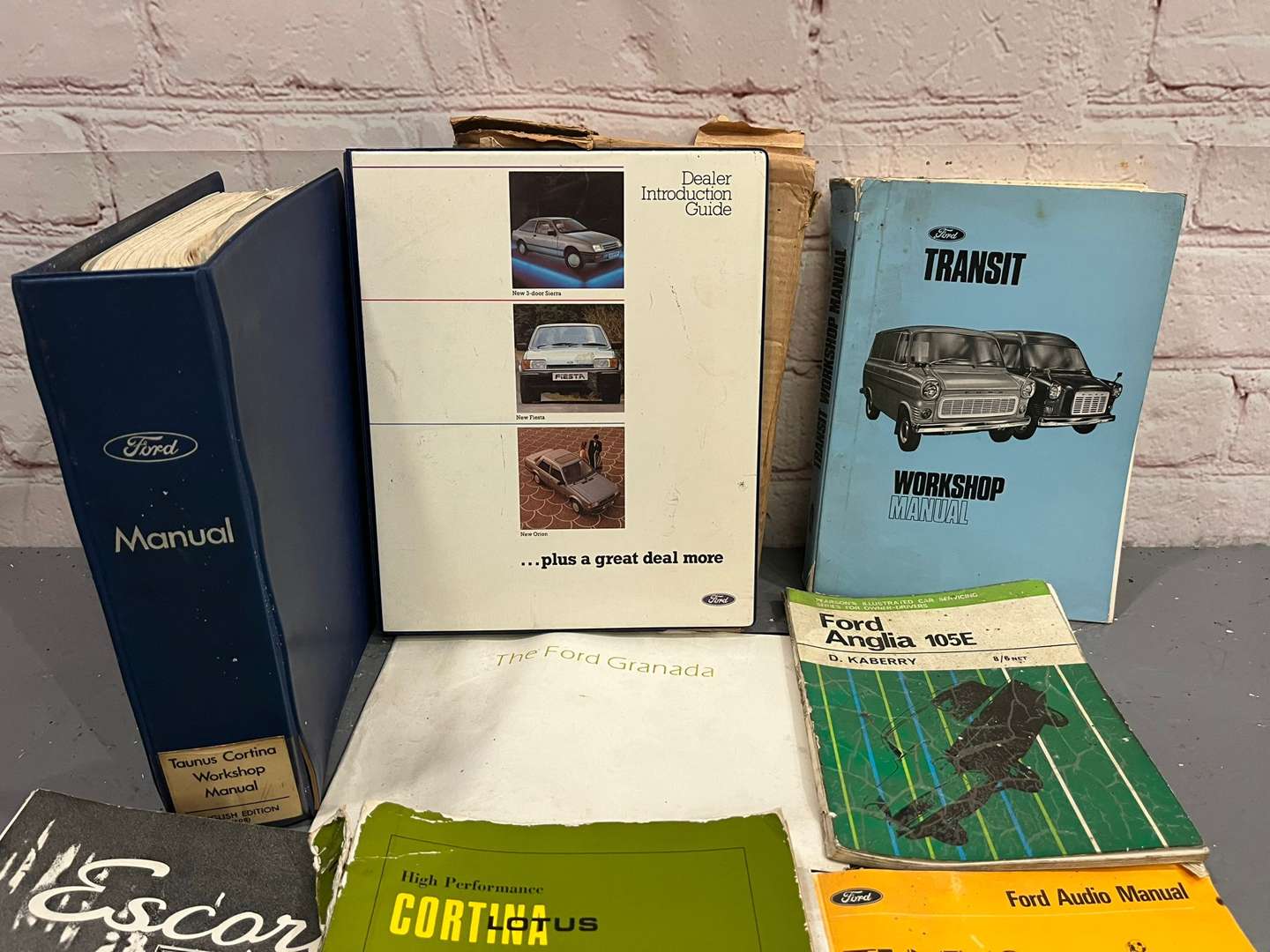 <p>Box of Ford Manuals, Books Etc</p>