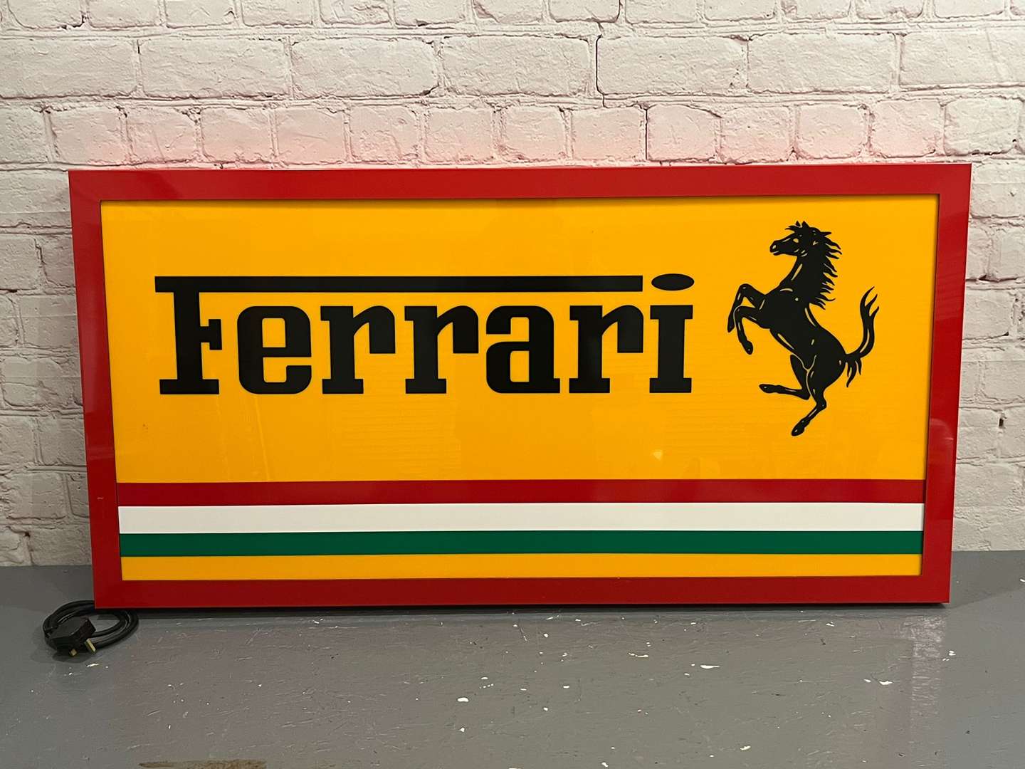 <p>Ferrari Emblem Modern Illuminated Sign</p>