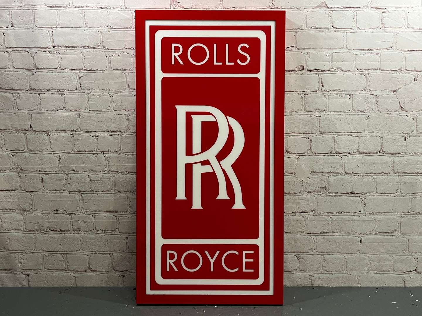 <p>Rolls Royce Modern Illuminated Sign</p>