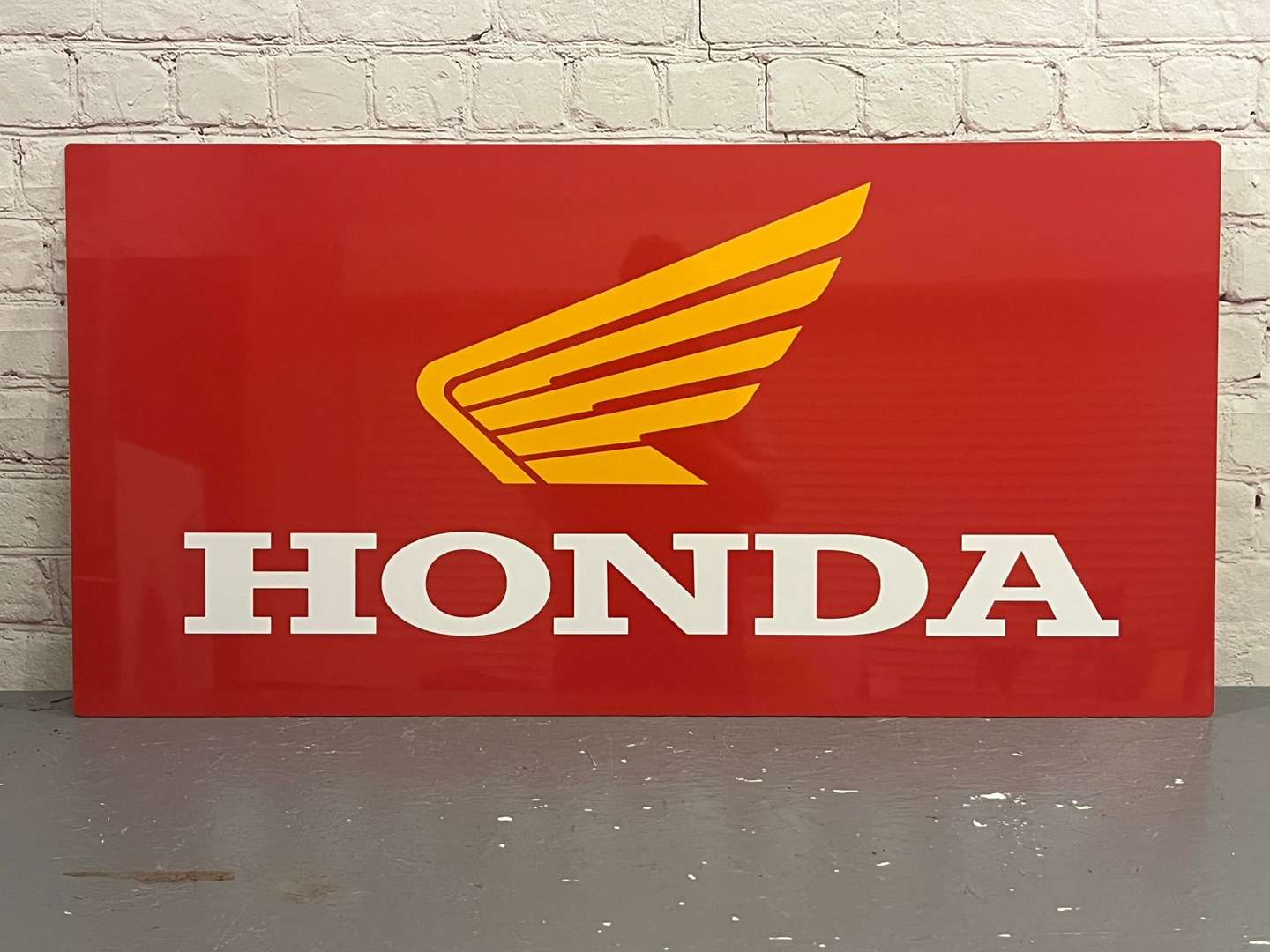 <p>Honda Emblem Modern Metal Sign</p>