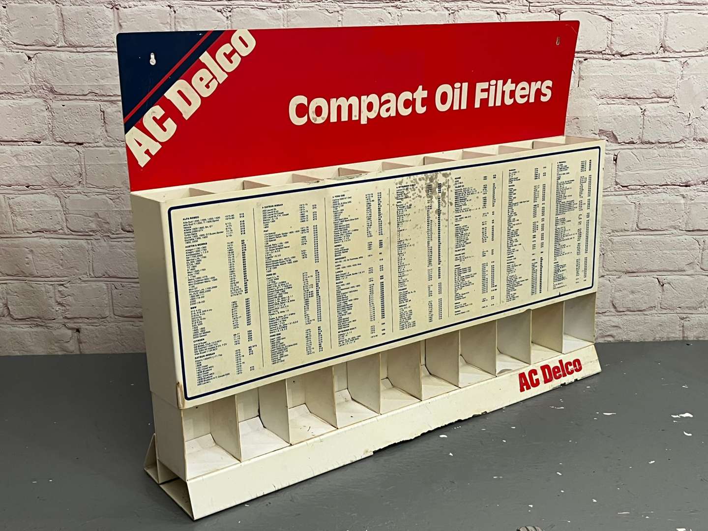 <p>AC Delco Plastic Oil Filter Display Stand&nbsp;</p>