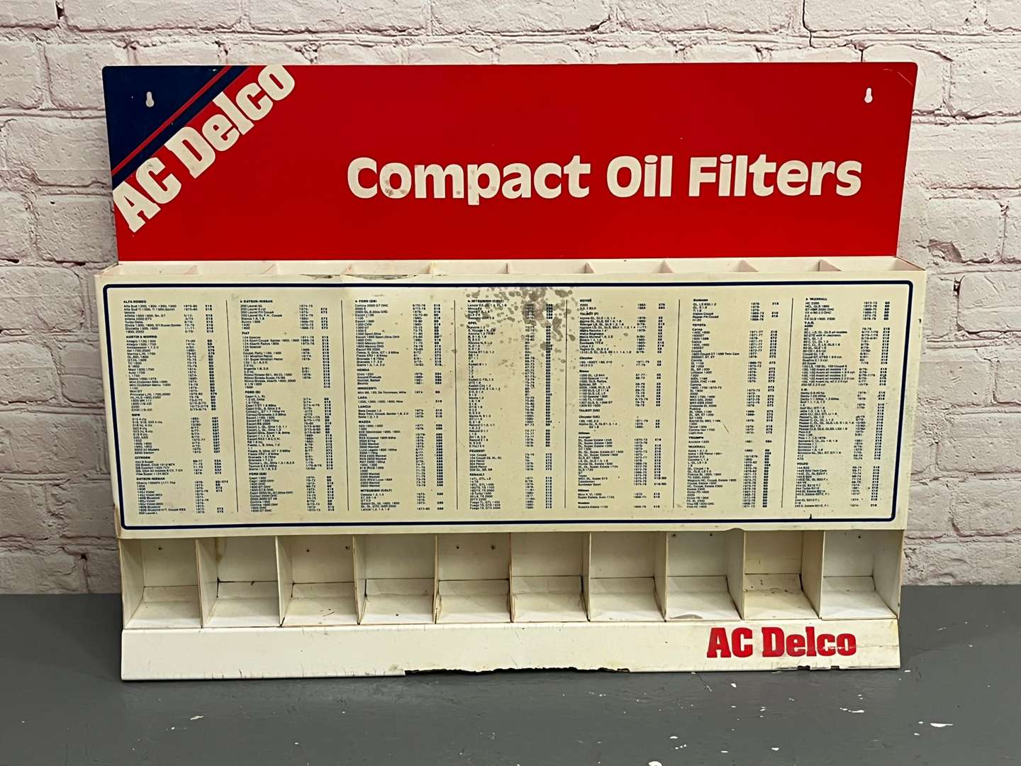 <p>AC Delco Plastic Oil Filter Display Stand&nbsp;</p>