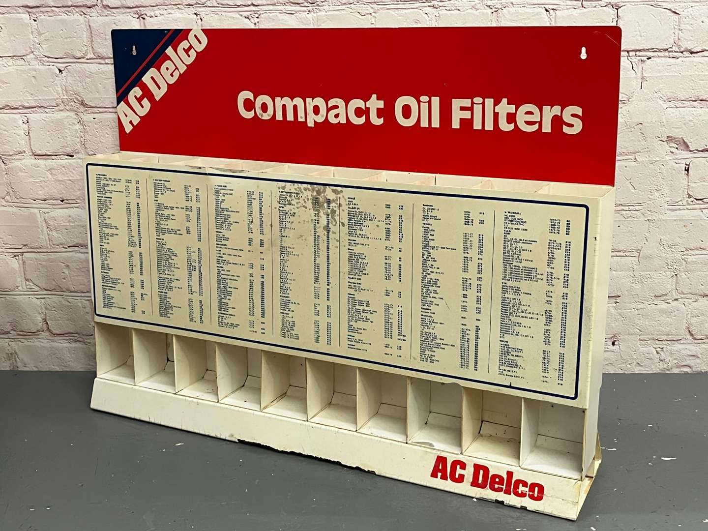 <p>AC Delco Plastic Oil Filter Display Stand&nbsp;</p>