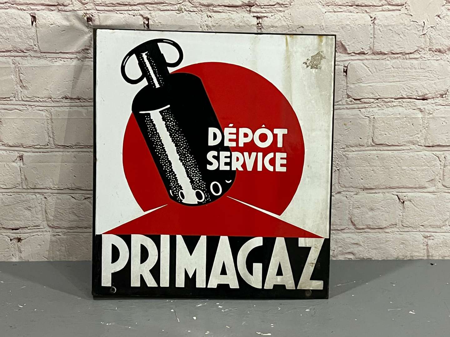 <p>Primagaz Enamel Flange Sign</p>
