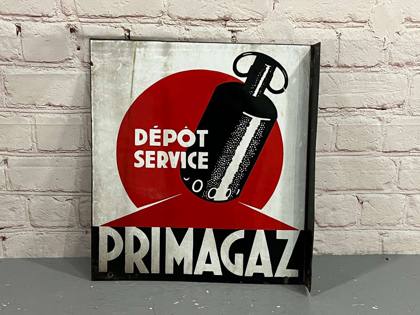 <p>Primagaz Enamel Flange Sign</p>