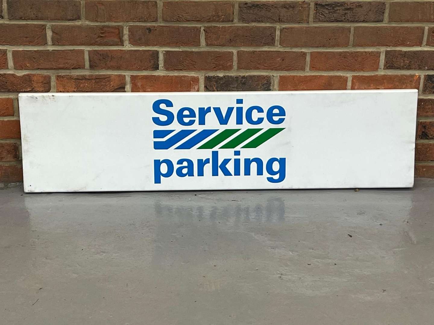 <p>Austin Dealership Metal Service and Parking Sign</p>