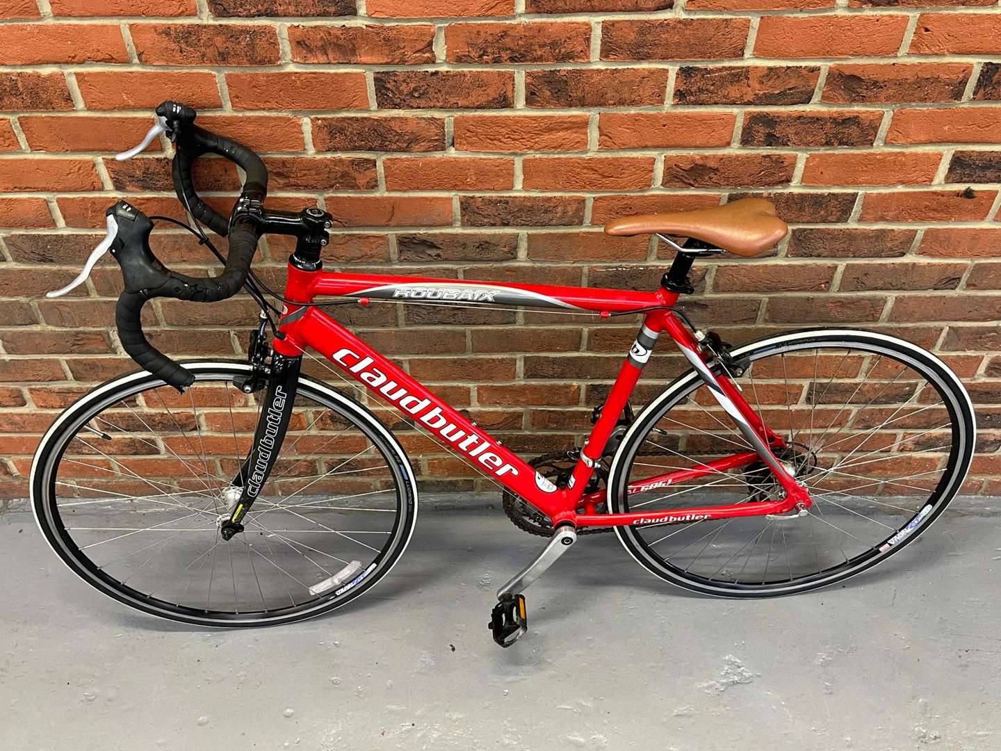 <p>Claud Butler Roubaix Racing Bicycle</p>