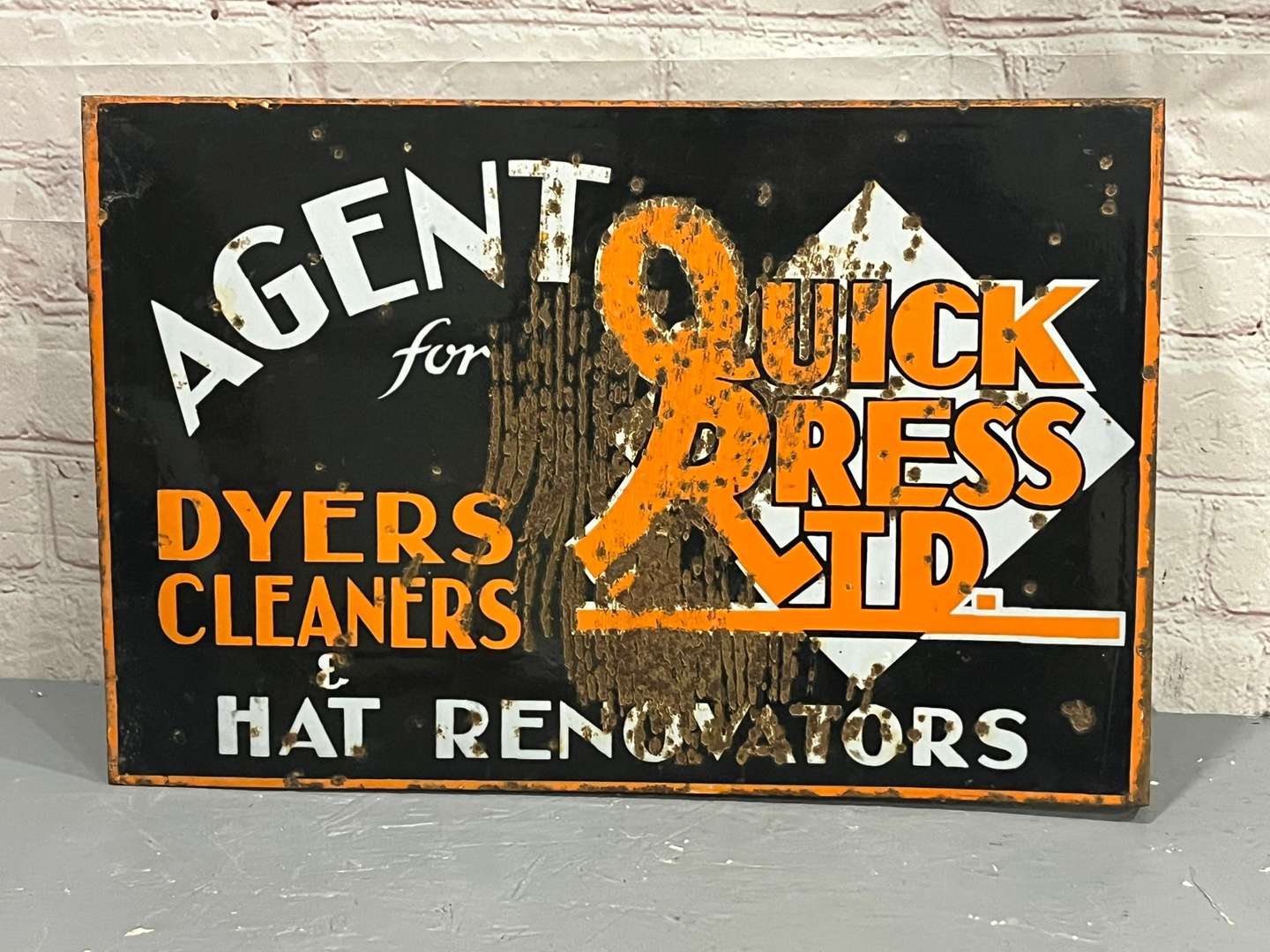 <p>Agent For Quick Press Dyers, Cleaner & Hat Renovators Enamel Sign</p>