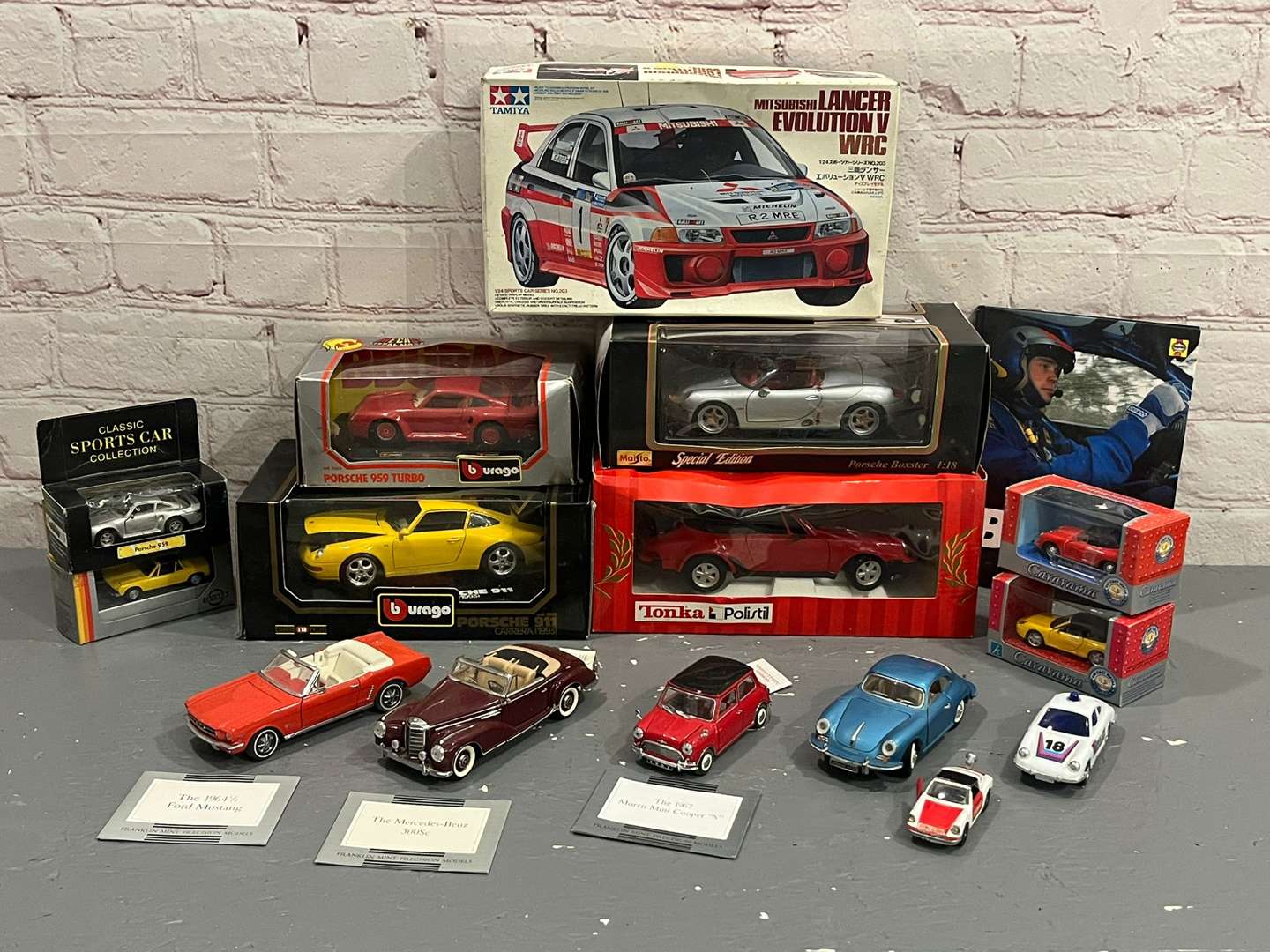 <p>Quantity of Model Cars&nbsp;</p>