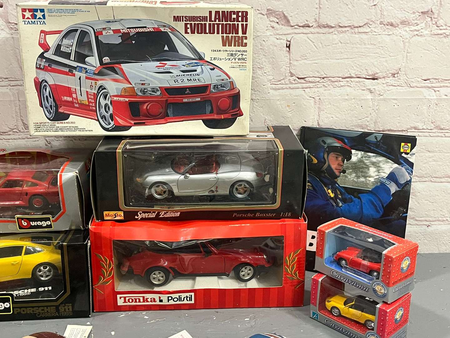 <p>Quantity of Model Cars&nbsp;</p>