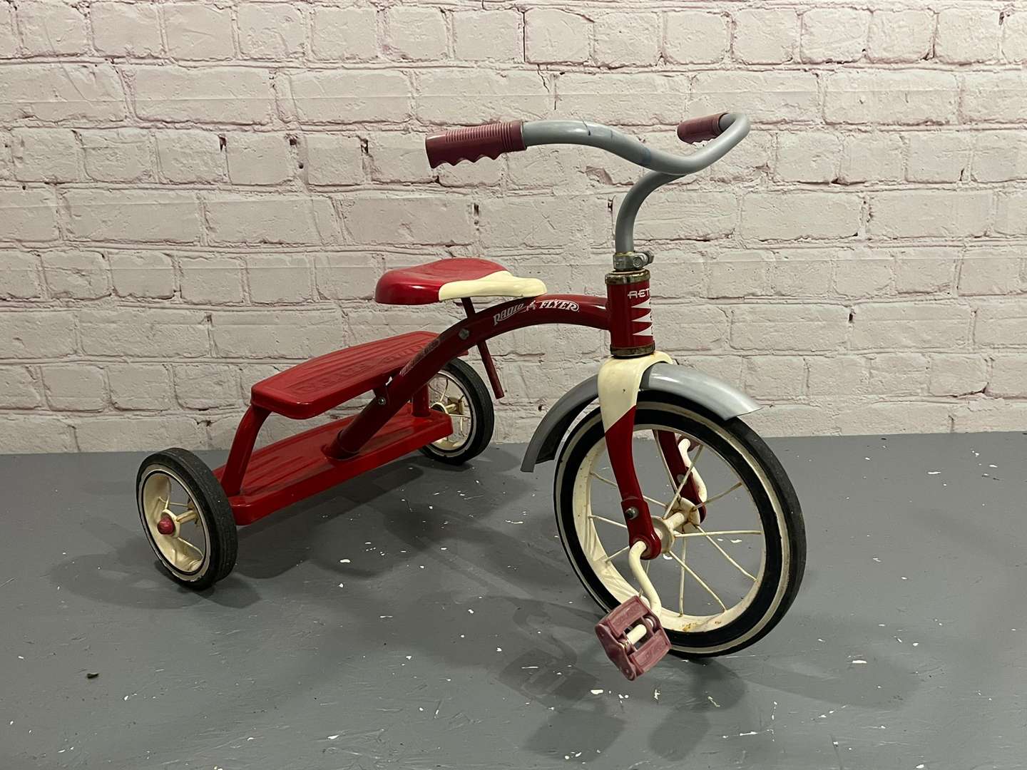 <p>Radio Flyer Childs Trike</p>