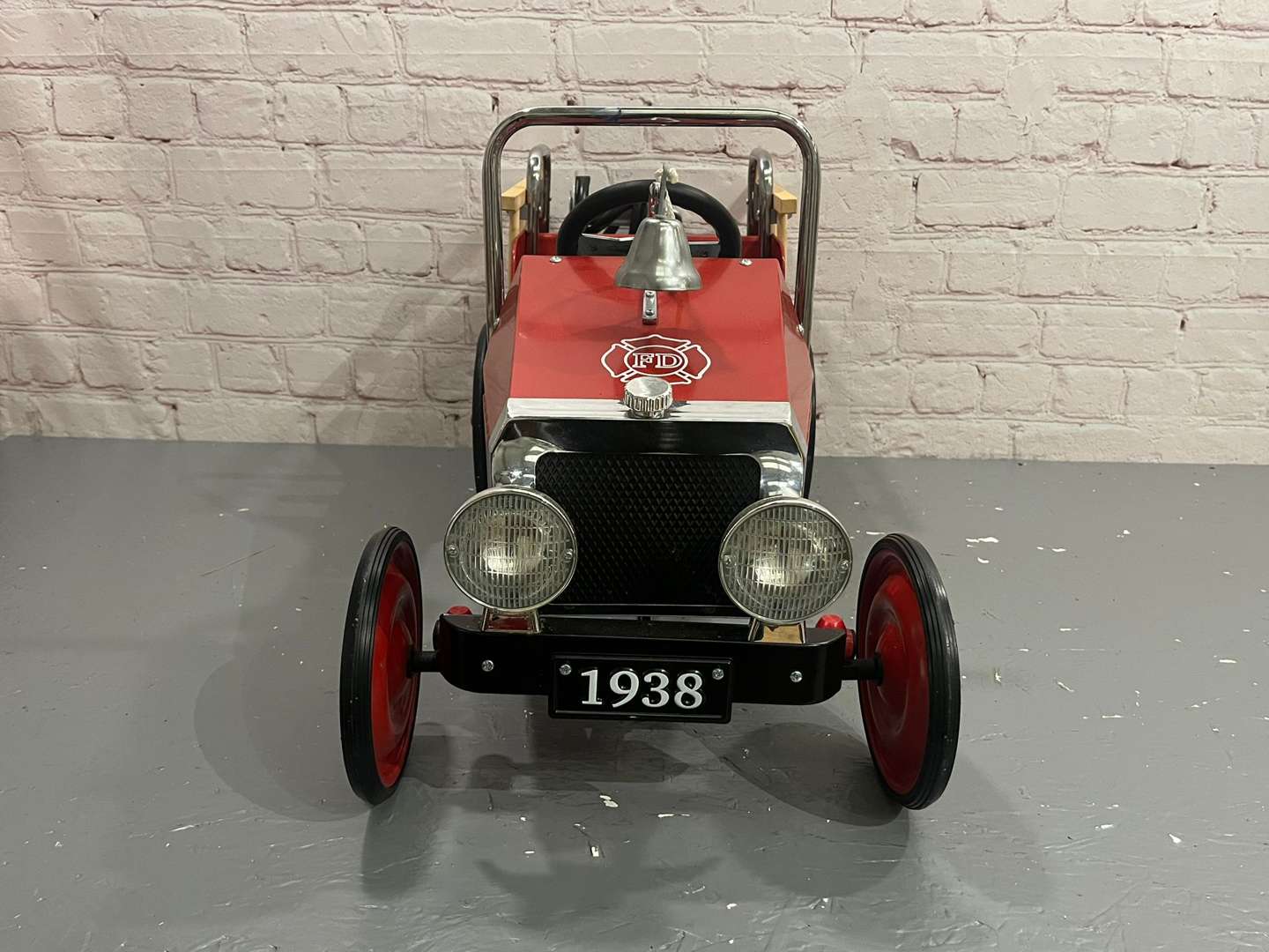 <p>Tin Plate Childs Pedal Fire Engine</p>