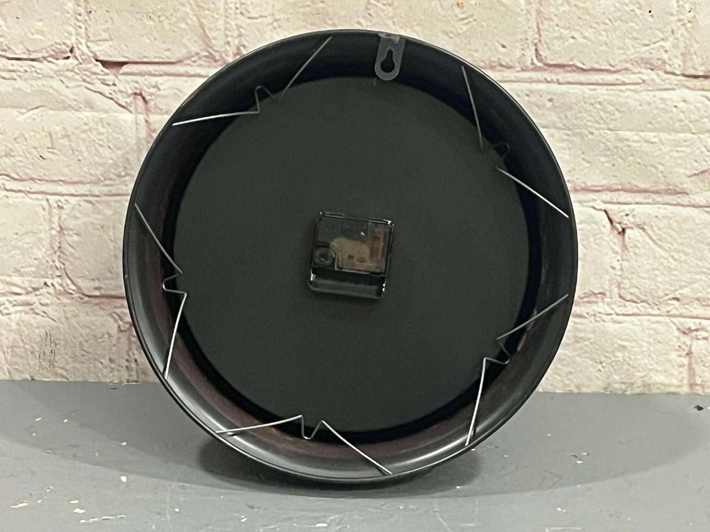 <p>Esso Put a Tiger in Your Tank Modern Wall Clock</p>